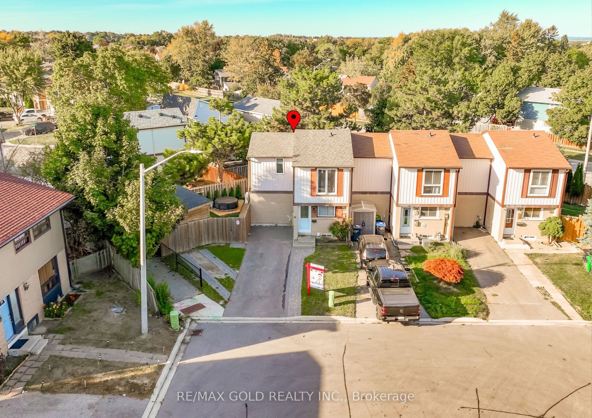 18 Juliette Square, Brampton, ON L6S 2M6