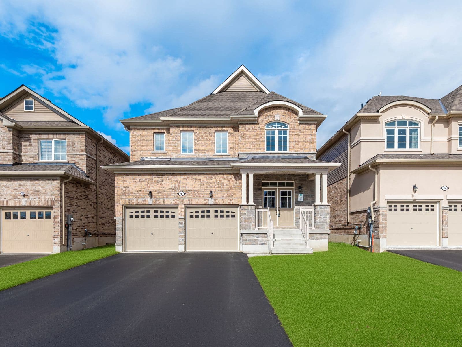 4 Heather Fullerton Road, Georgina, ON L0E 1R0