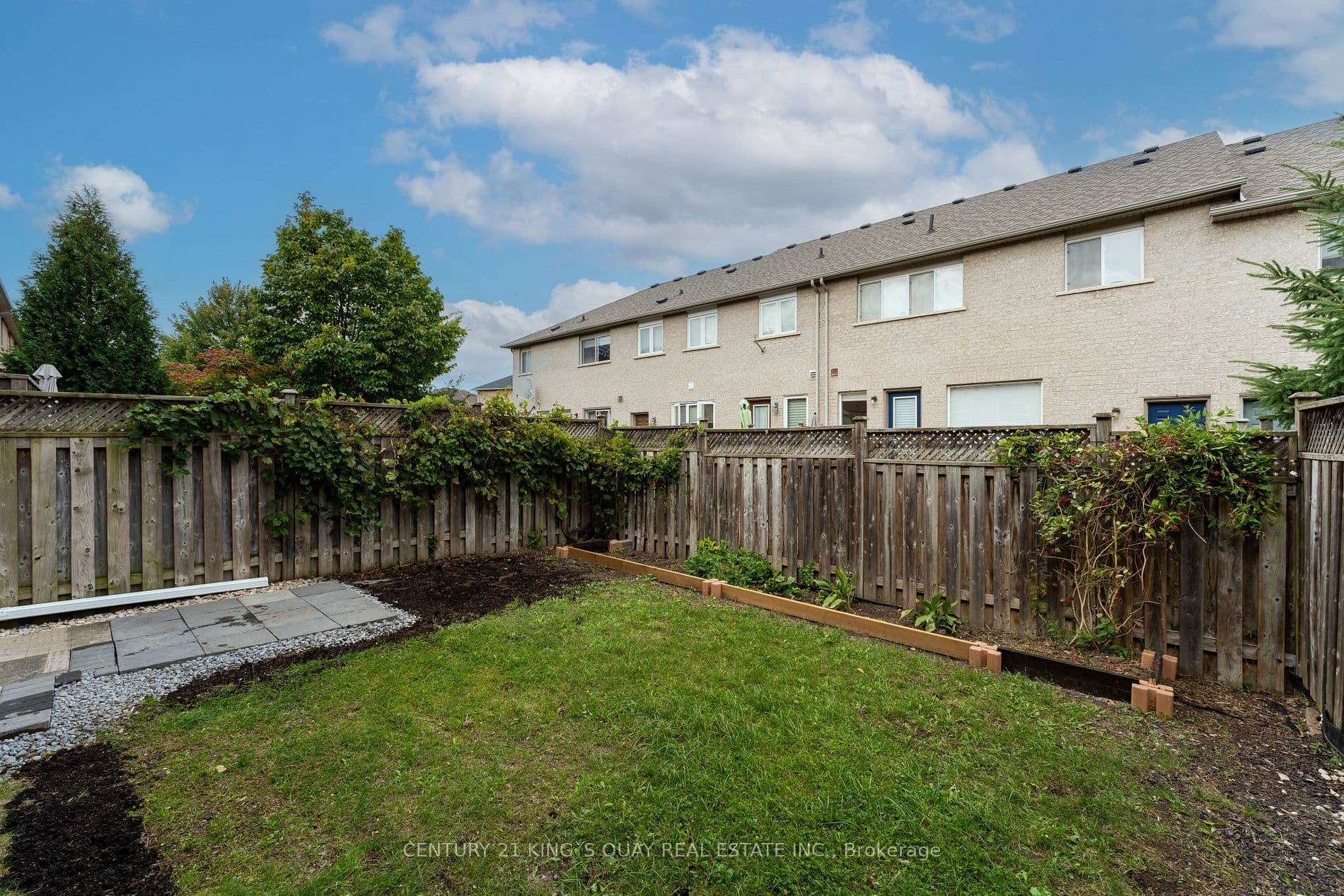 100 Selkirk Drive, Richmond Hill, ON L4B 4S4