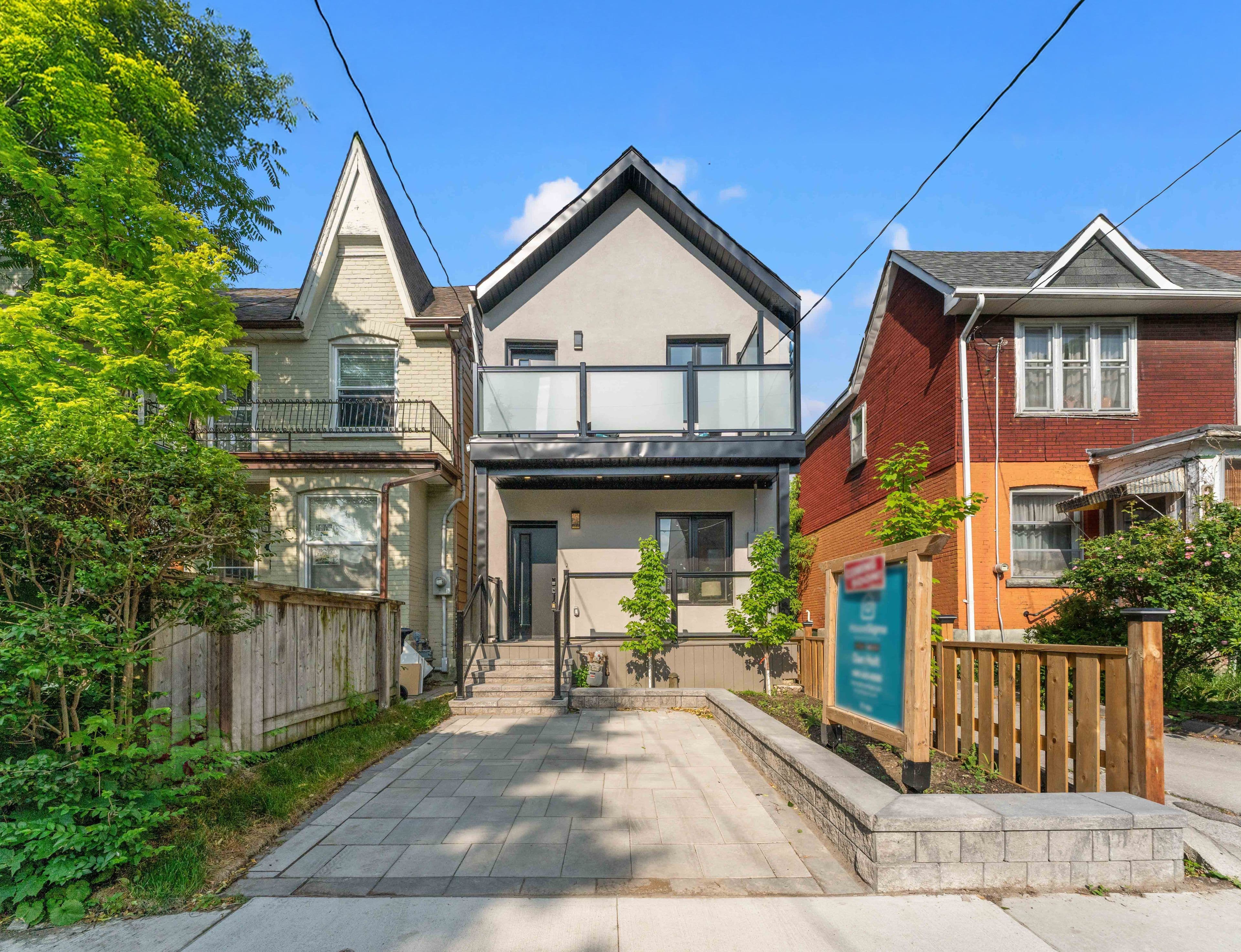 204 Franklin Avenue, Toronto W02, ON M6P 3Z3