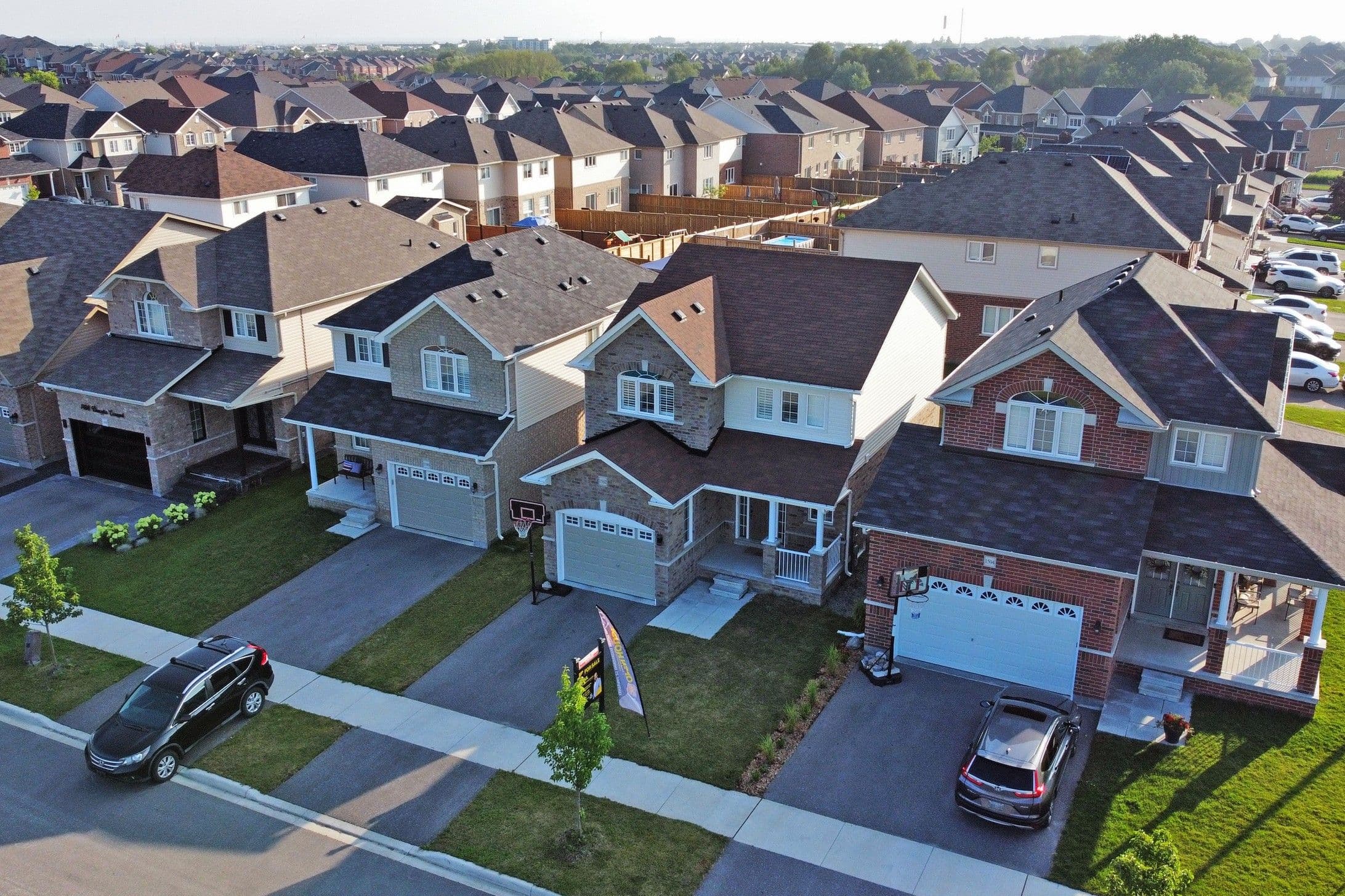 1502 Dunedin Crescent, Oshawa, ON L1K 0T9