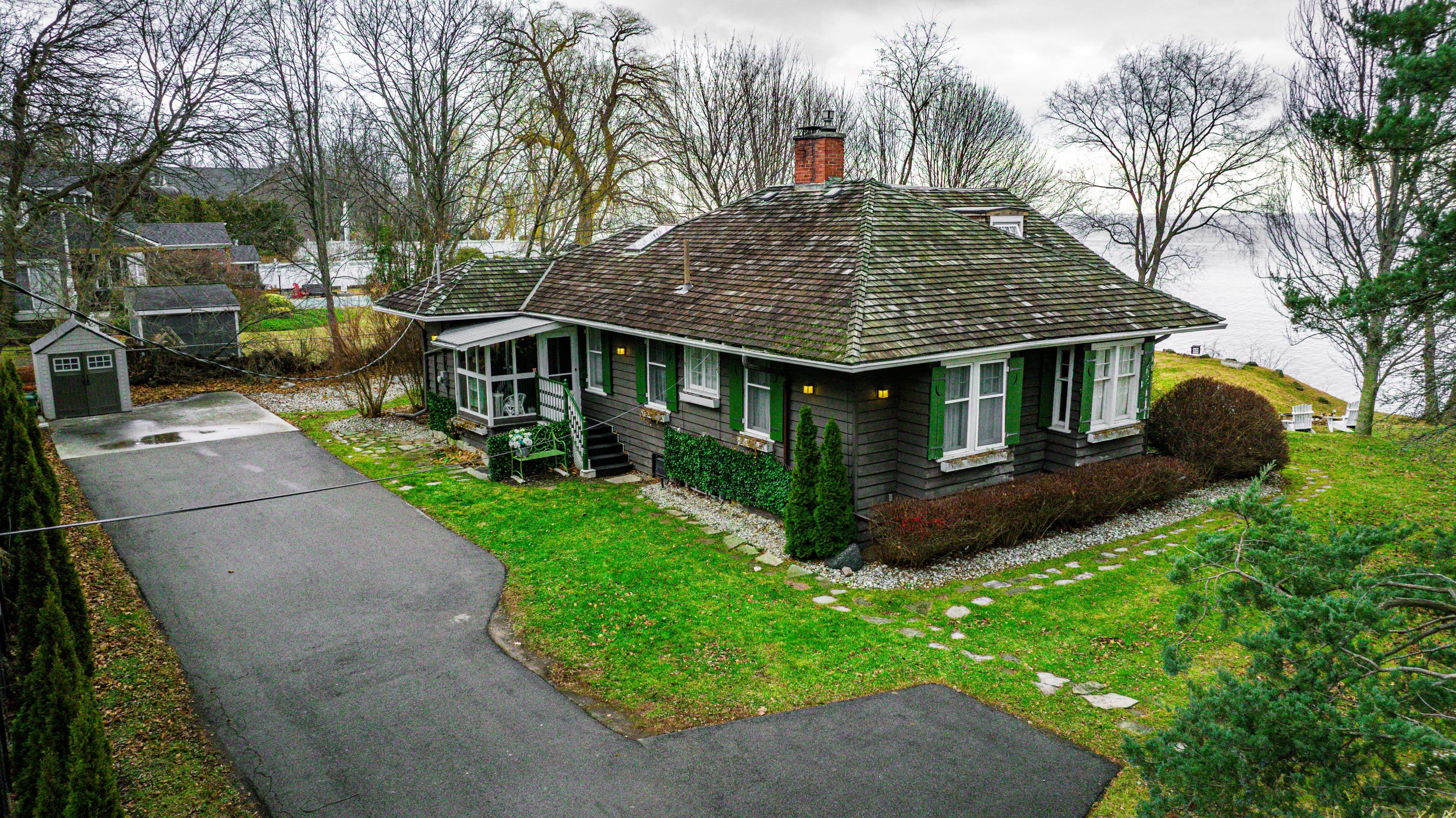 227 Green Street, Burlington, ON L7R 0B1