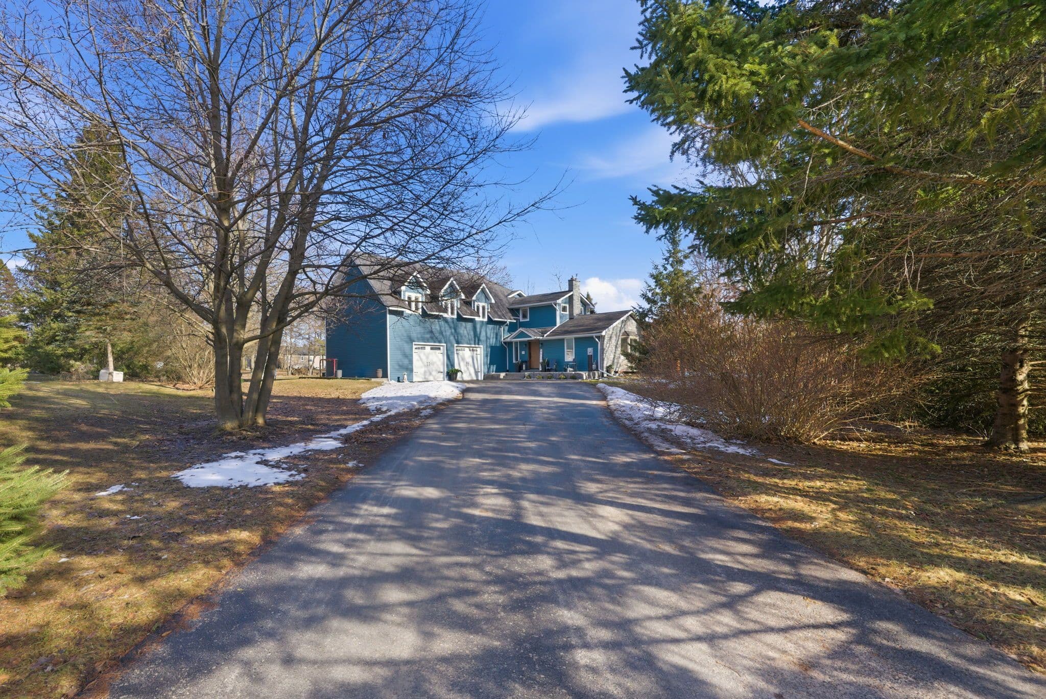 15 Hillside Drive, Clarington, ON L0B 1J0