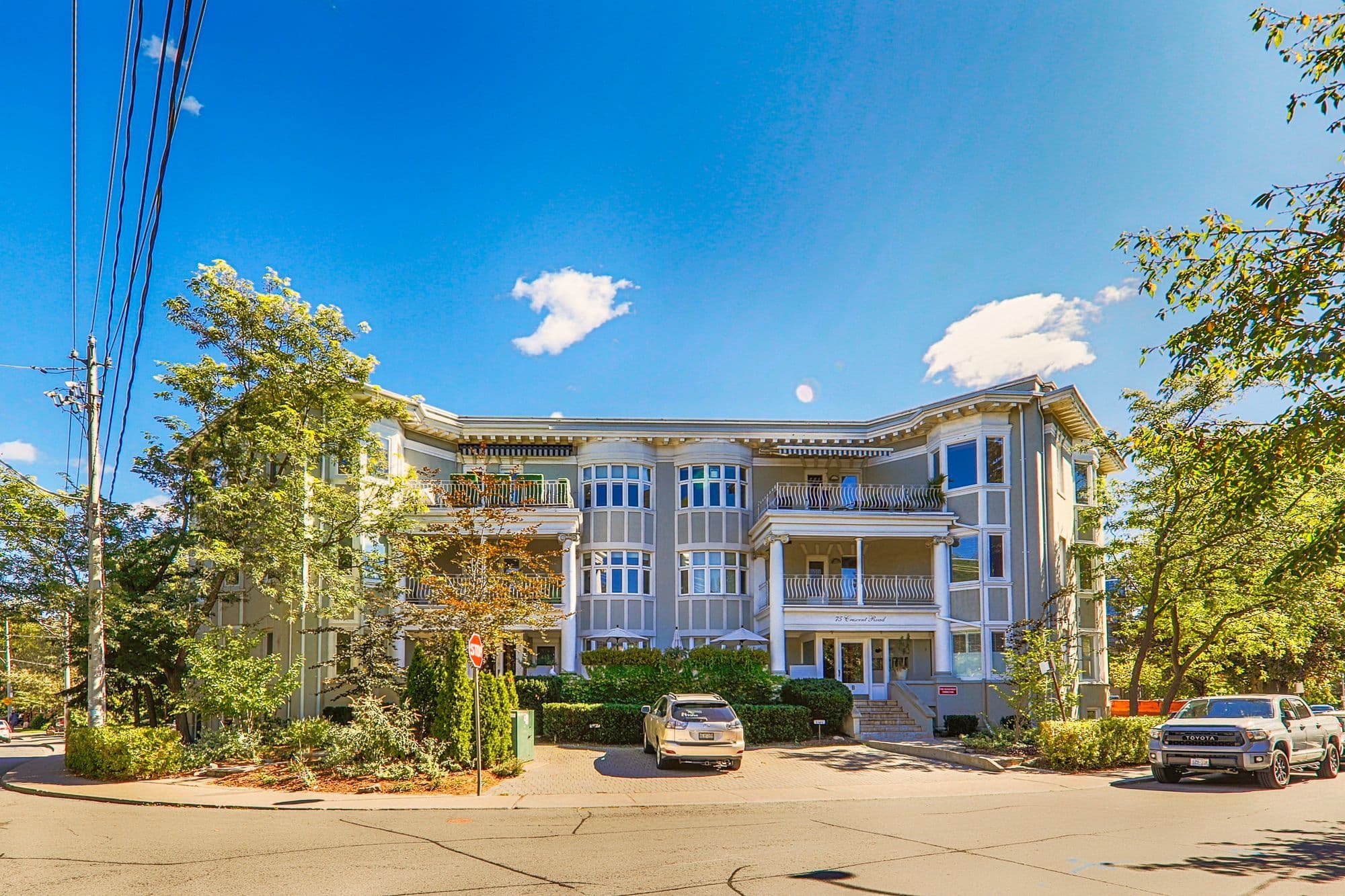 75 Crescent Road 103, Toronto C09, ON M4W 1T7