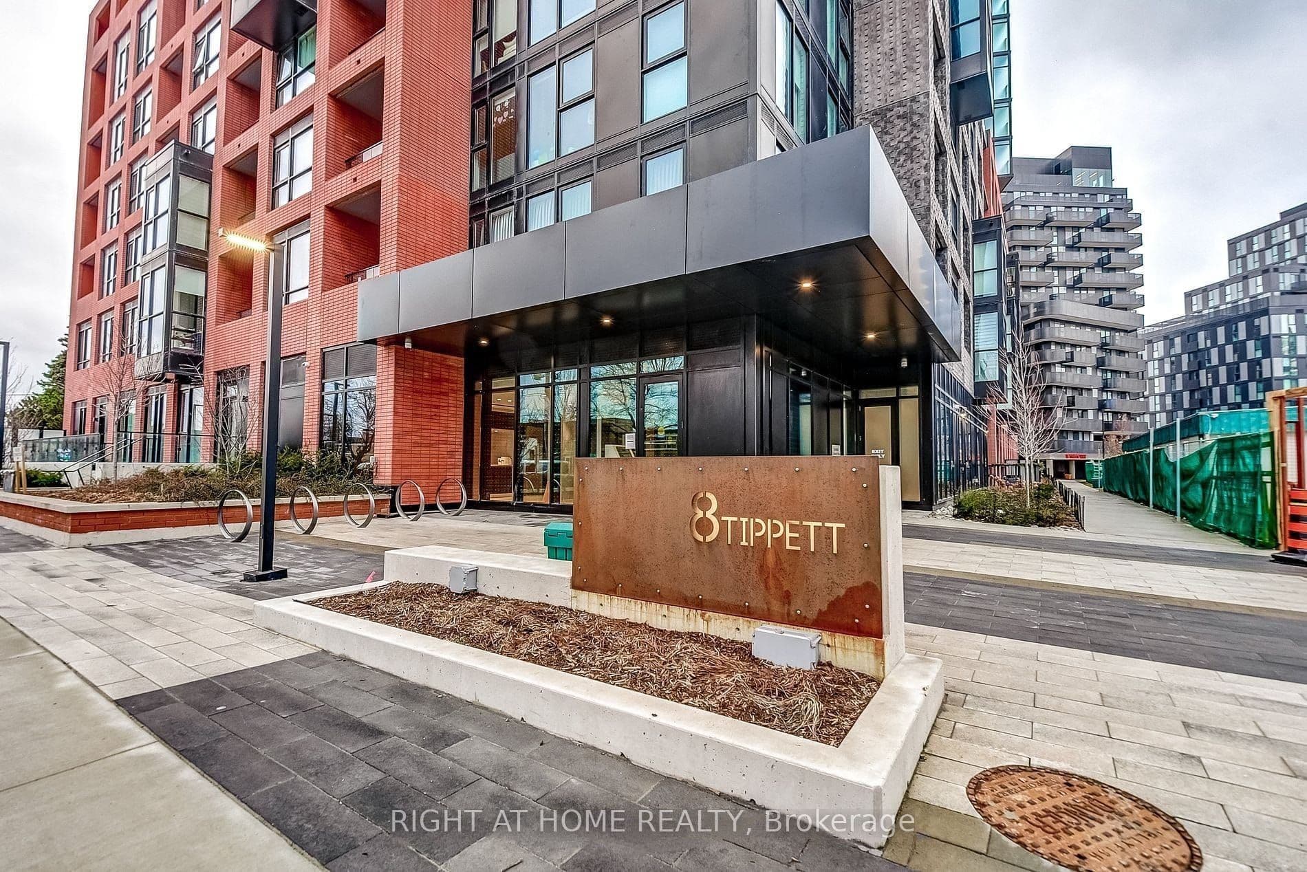 8 Tippett Road 1311, Toronto C06, ON M3H 0E7