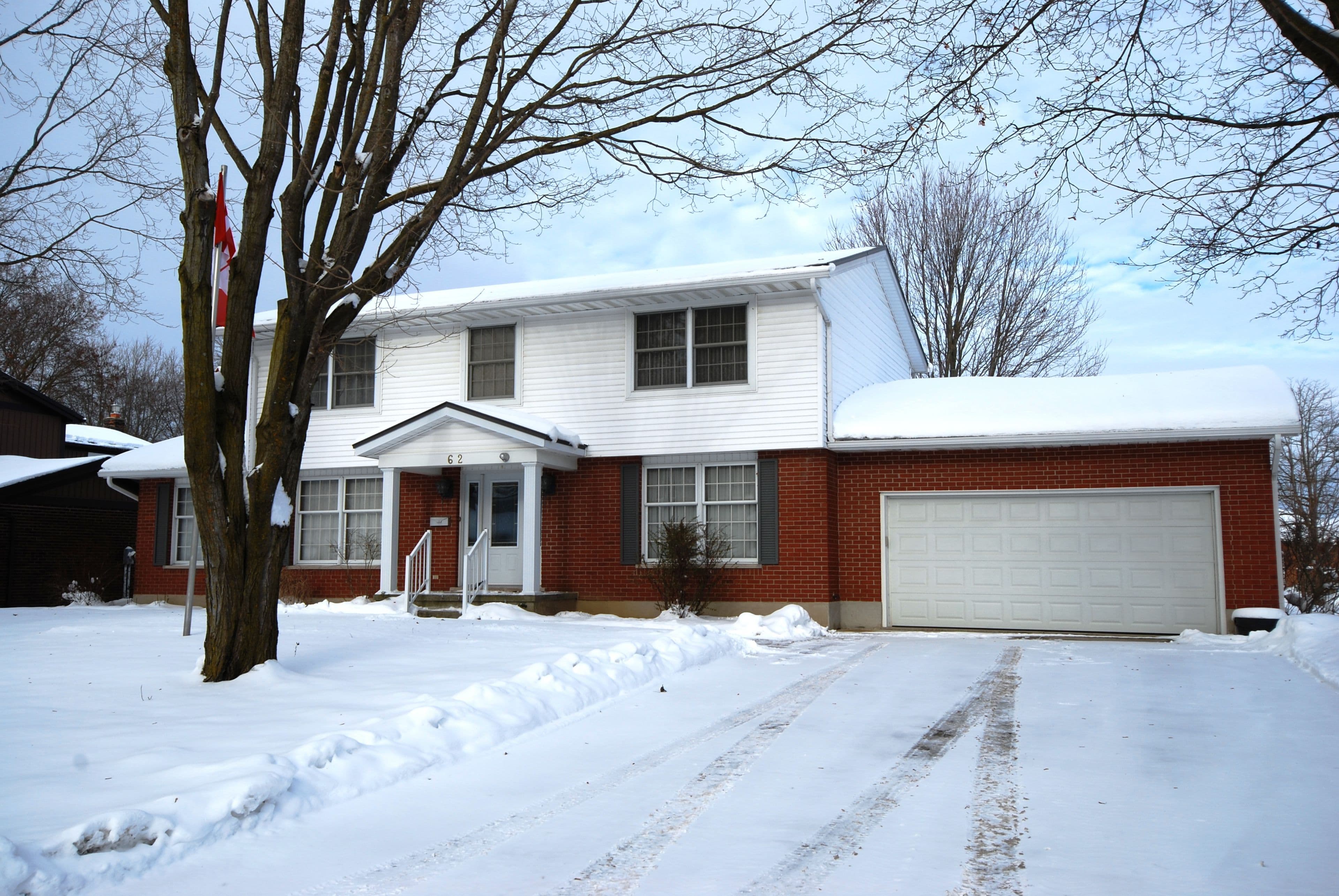 62 King Street N, Minto, ON N0G 1Z0