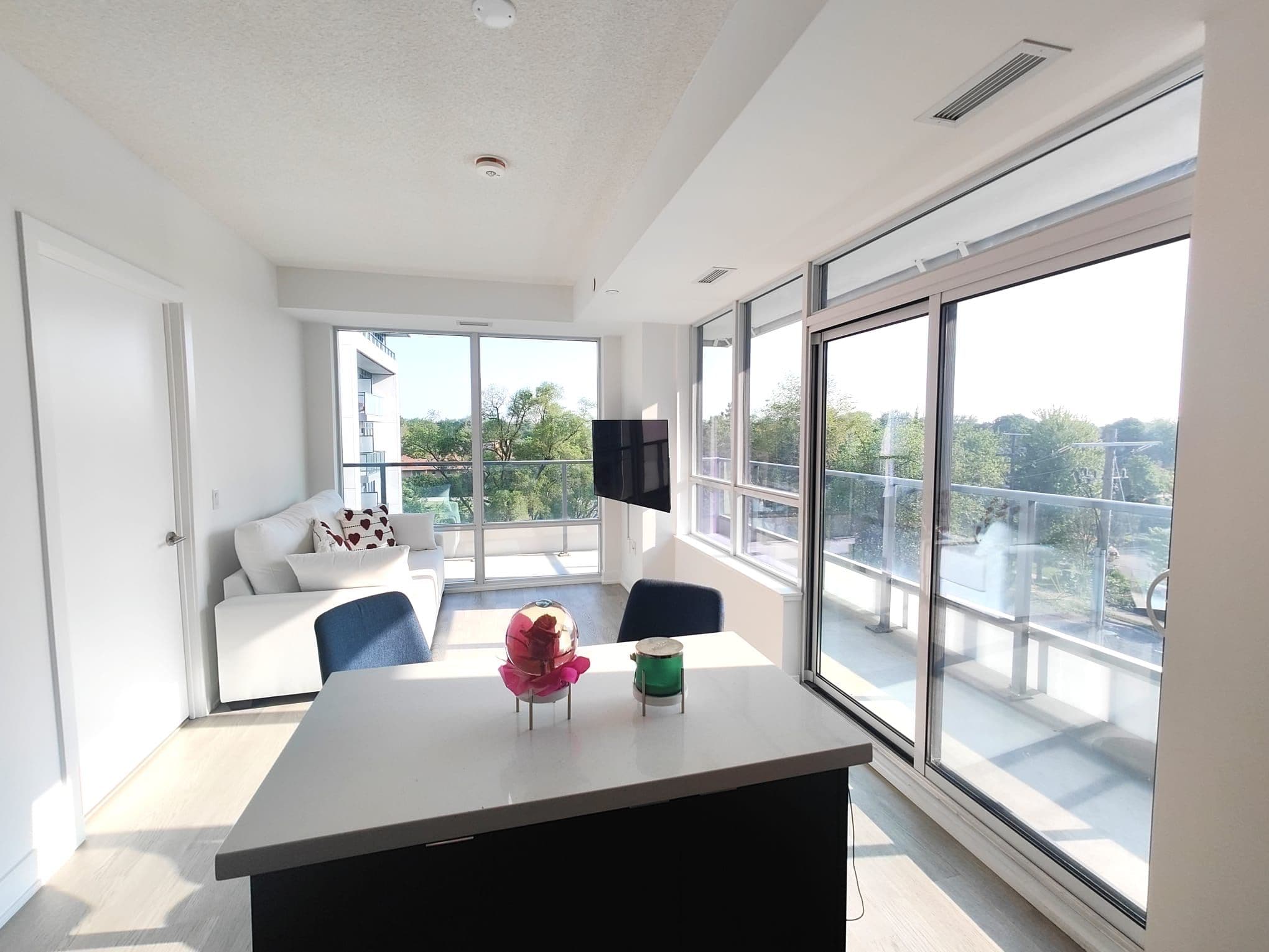 2 TEAGARDEN Court 305, Toronto C14, ON M2N 0L6