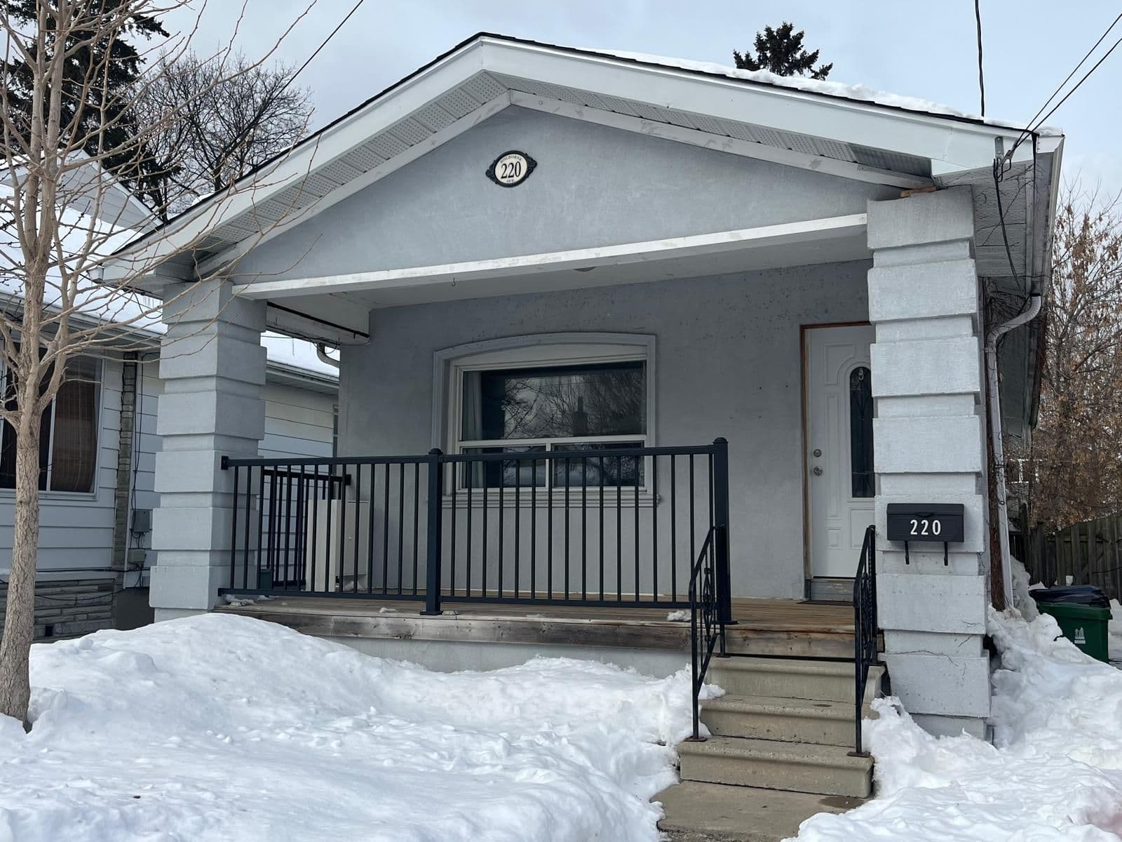 220 Holborne Avenue, Toronto E03, ON M4C 2R9