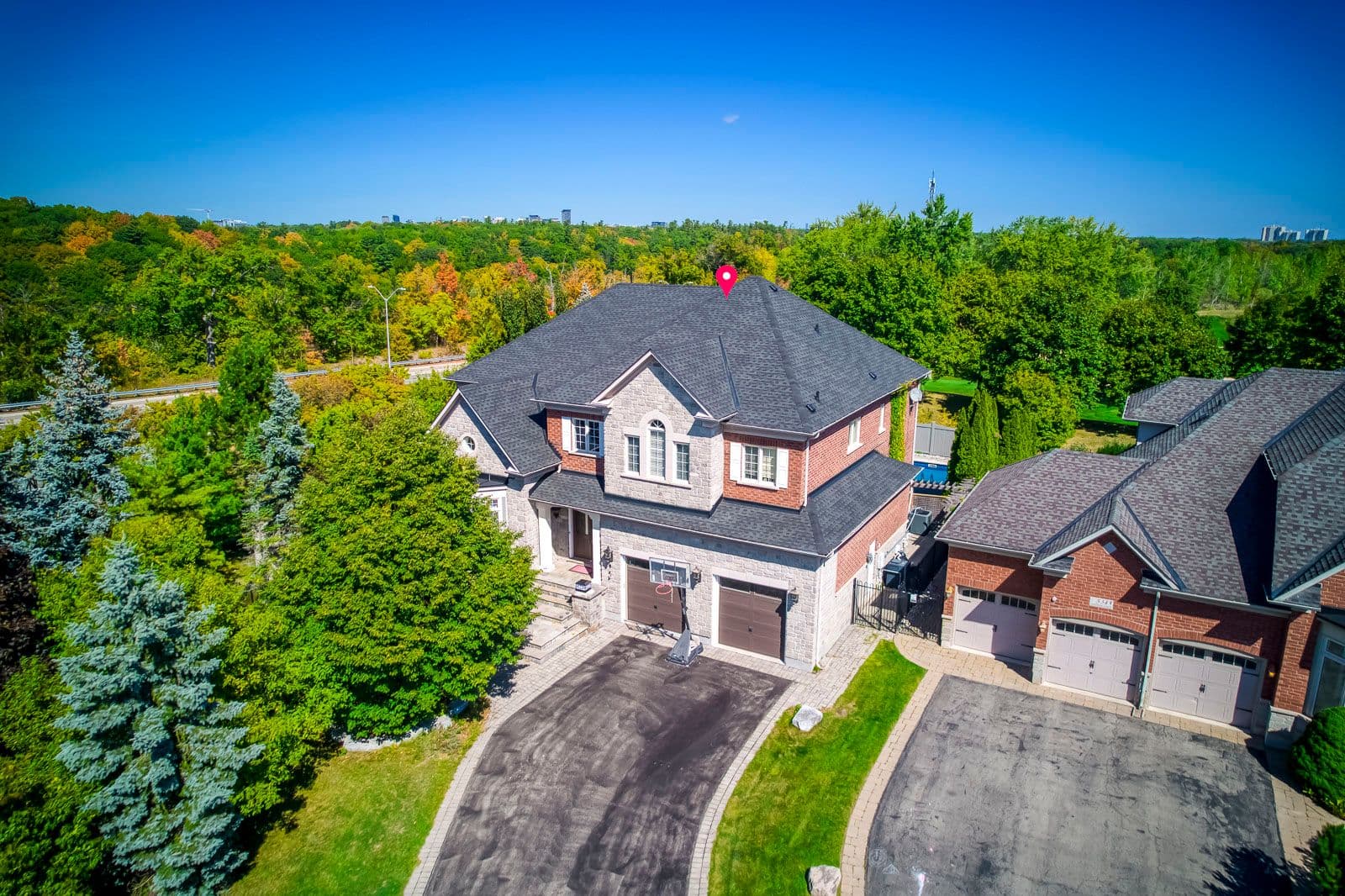 530 Golfview Court, Oakville, ON L6M 4W6