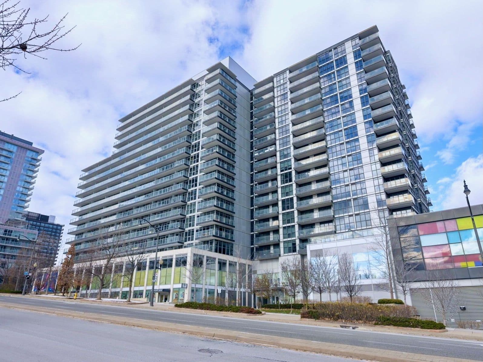 19 Singer Court 221, Toronto C15, ON M2K 0B2