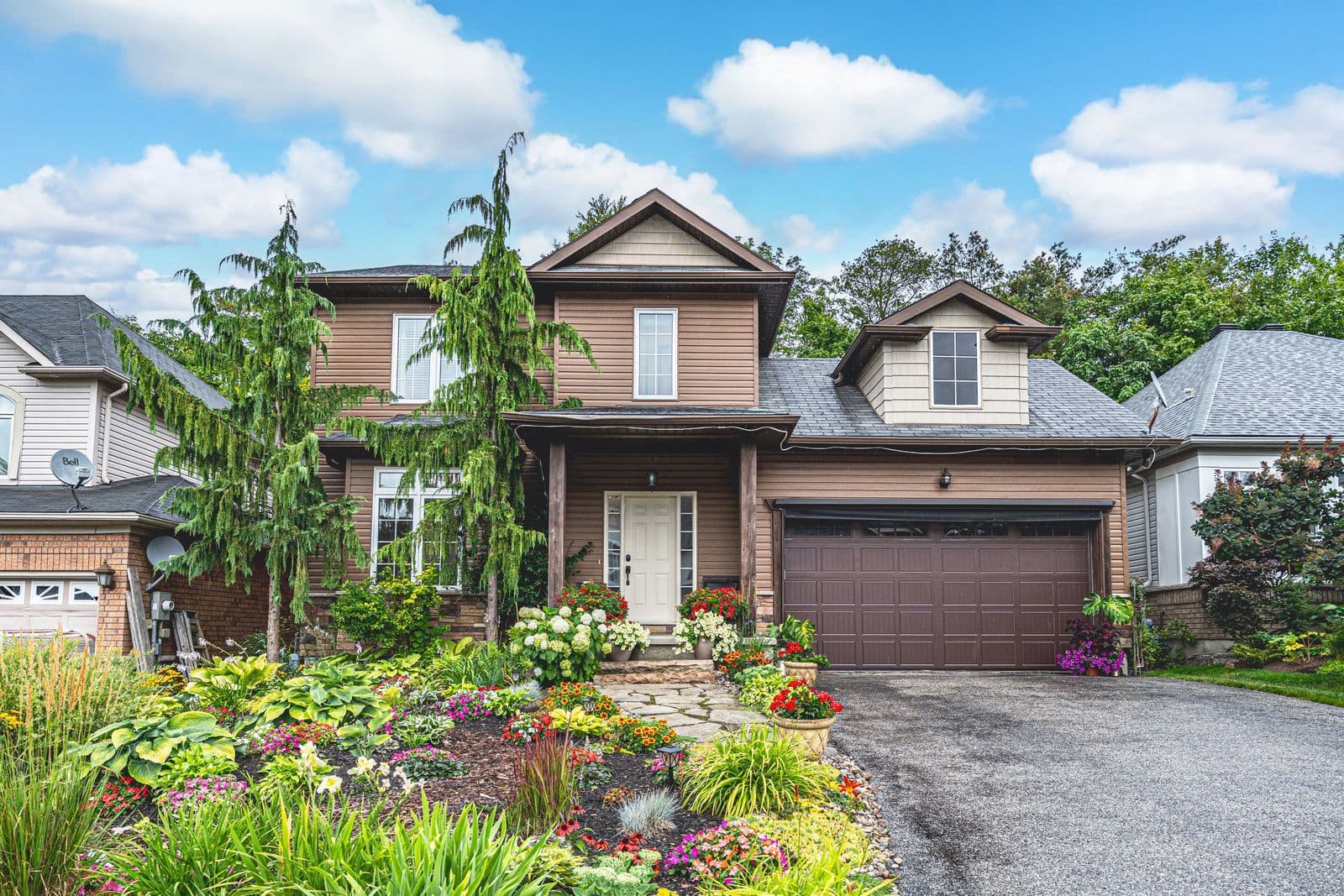 11 Oakmont Avenue, Oro-Medonte, ON L0L 2L0