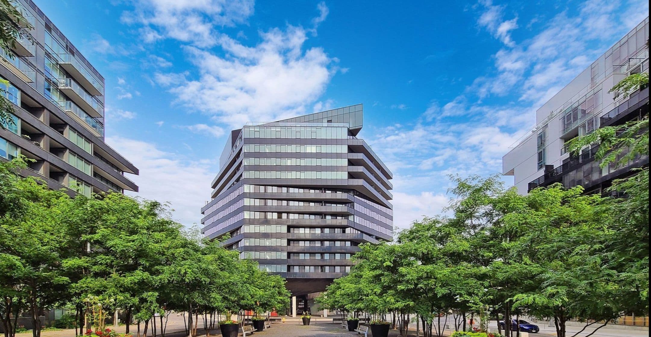 21 Lawren Harris Square 806, Toronto C08, ON M5A 0T4