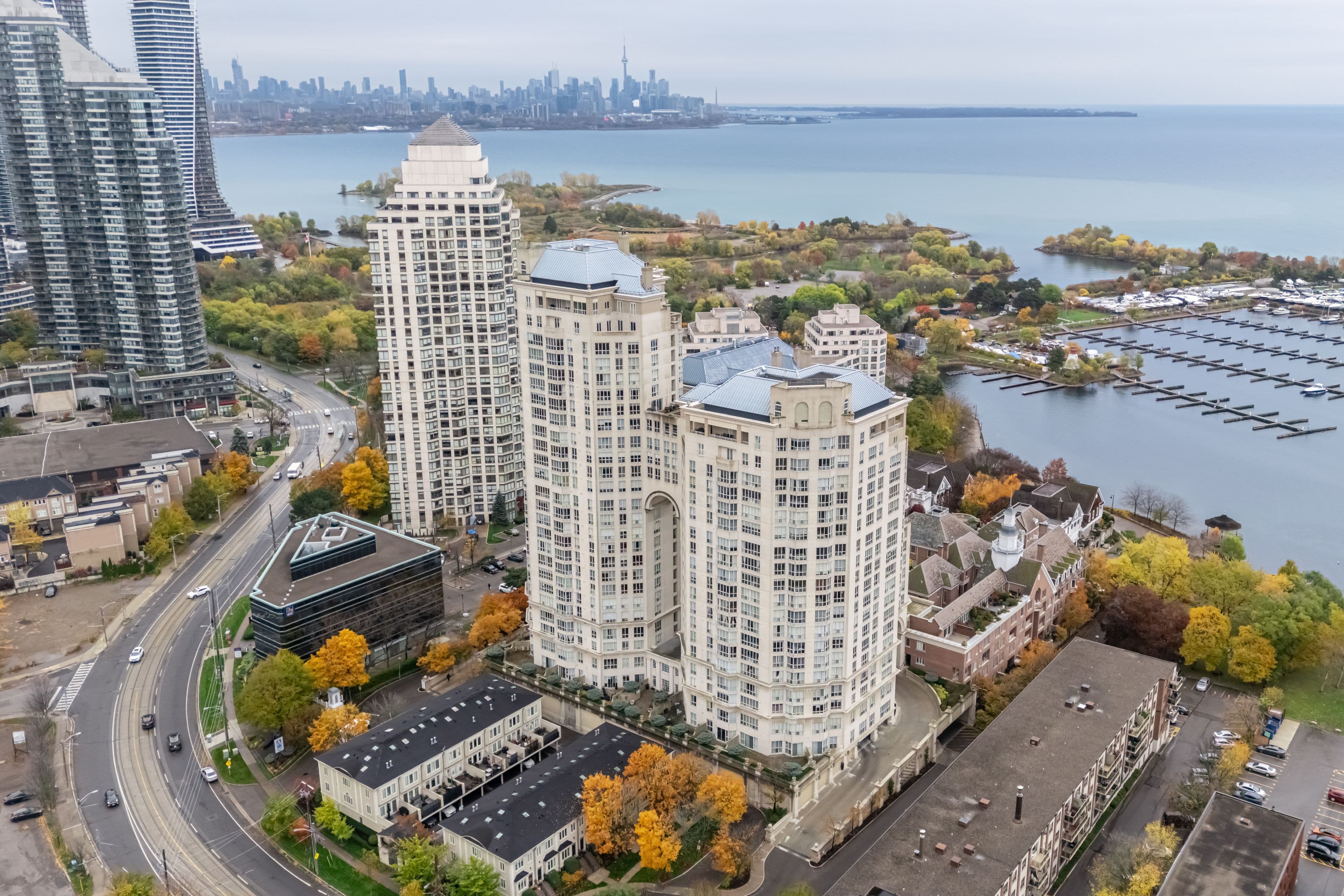 2285 Lake Shore Boulevard W 304, Toronto W06, ON M8V 3X9