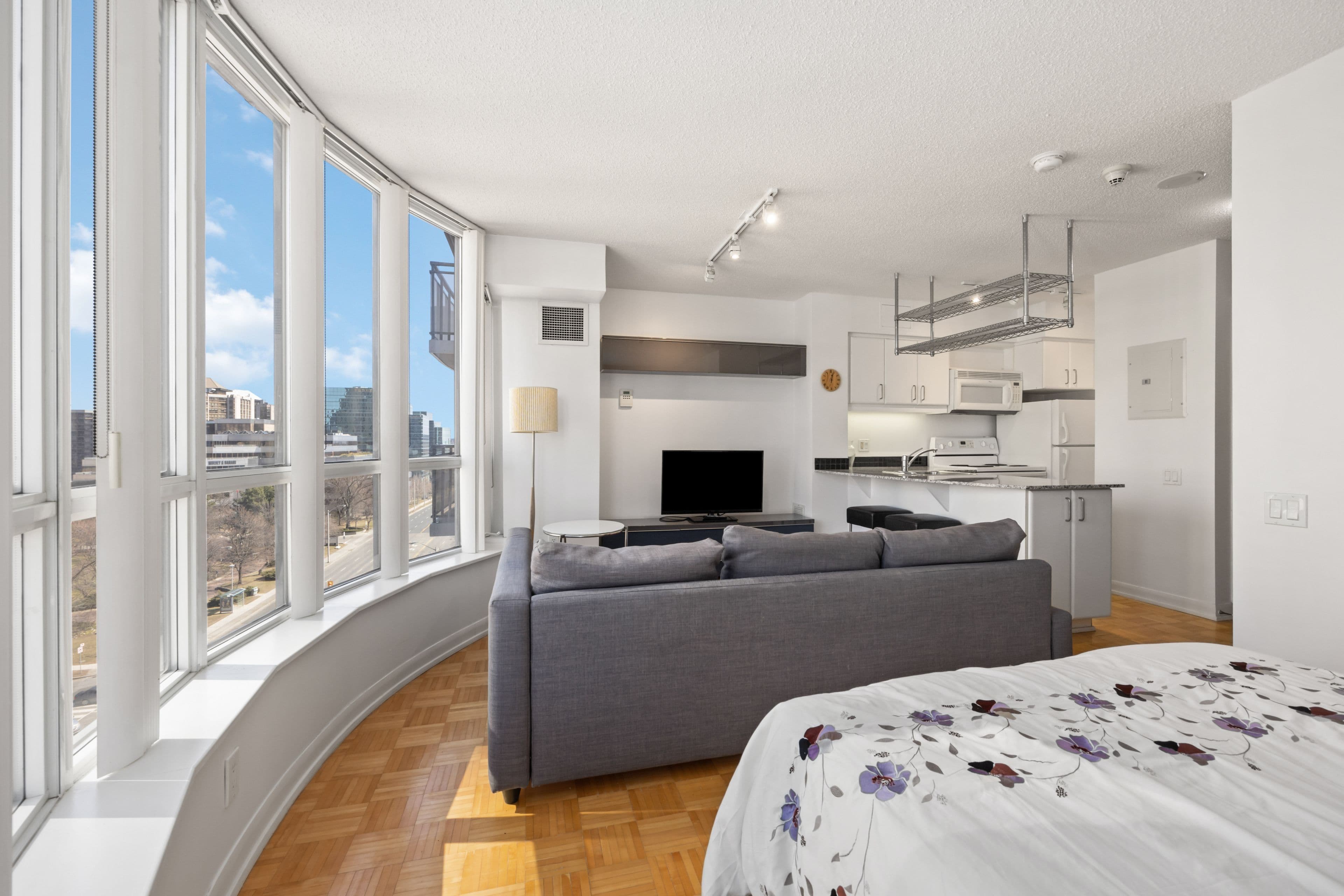 33 Sheppard Avenue E 909, Toronto C14, ON M2N 7K1