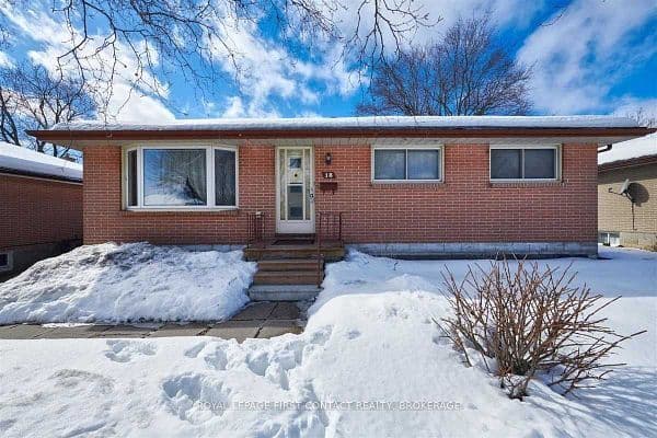 18 Bothwell Crescent, Barrie, ON L4M 2S6