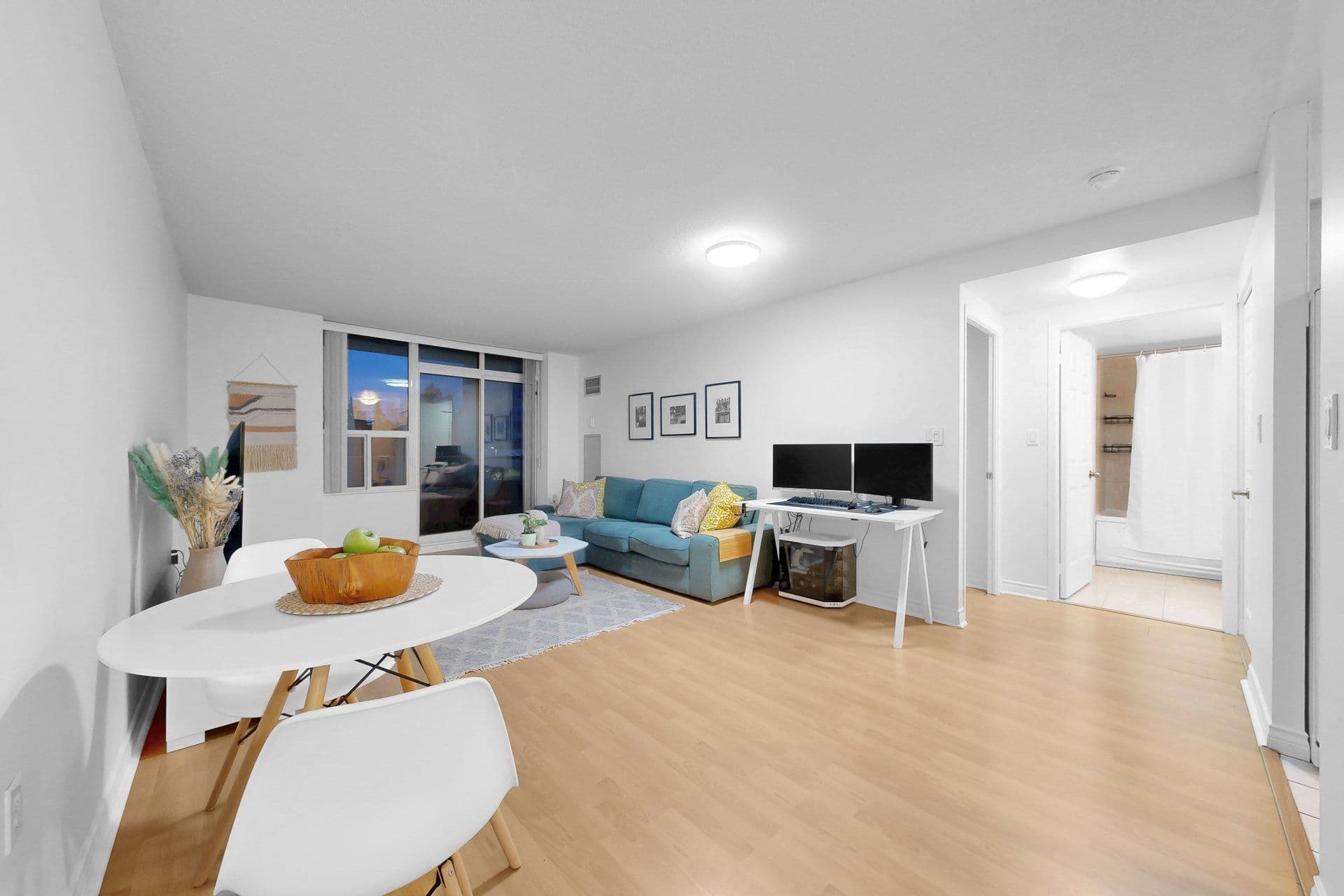 2100 John Street 216, Markham, ON L3T 7S6