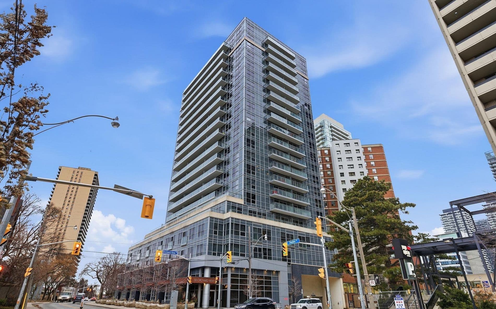 58 Orchard View Boulevard 1508, Toronto C03, ON M4R 0A2
