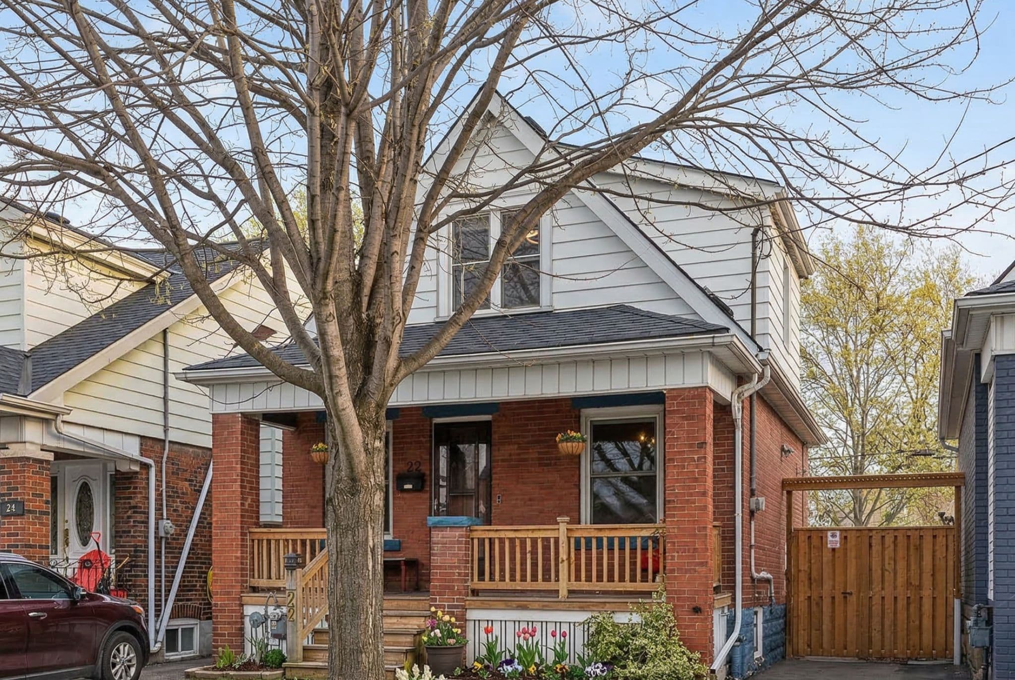 22 COPE Street, Hamilton, ON L8H 5A9