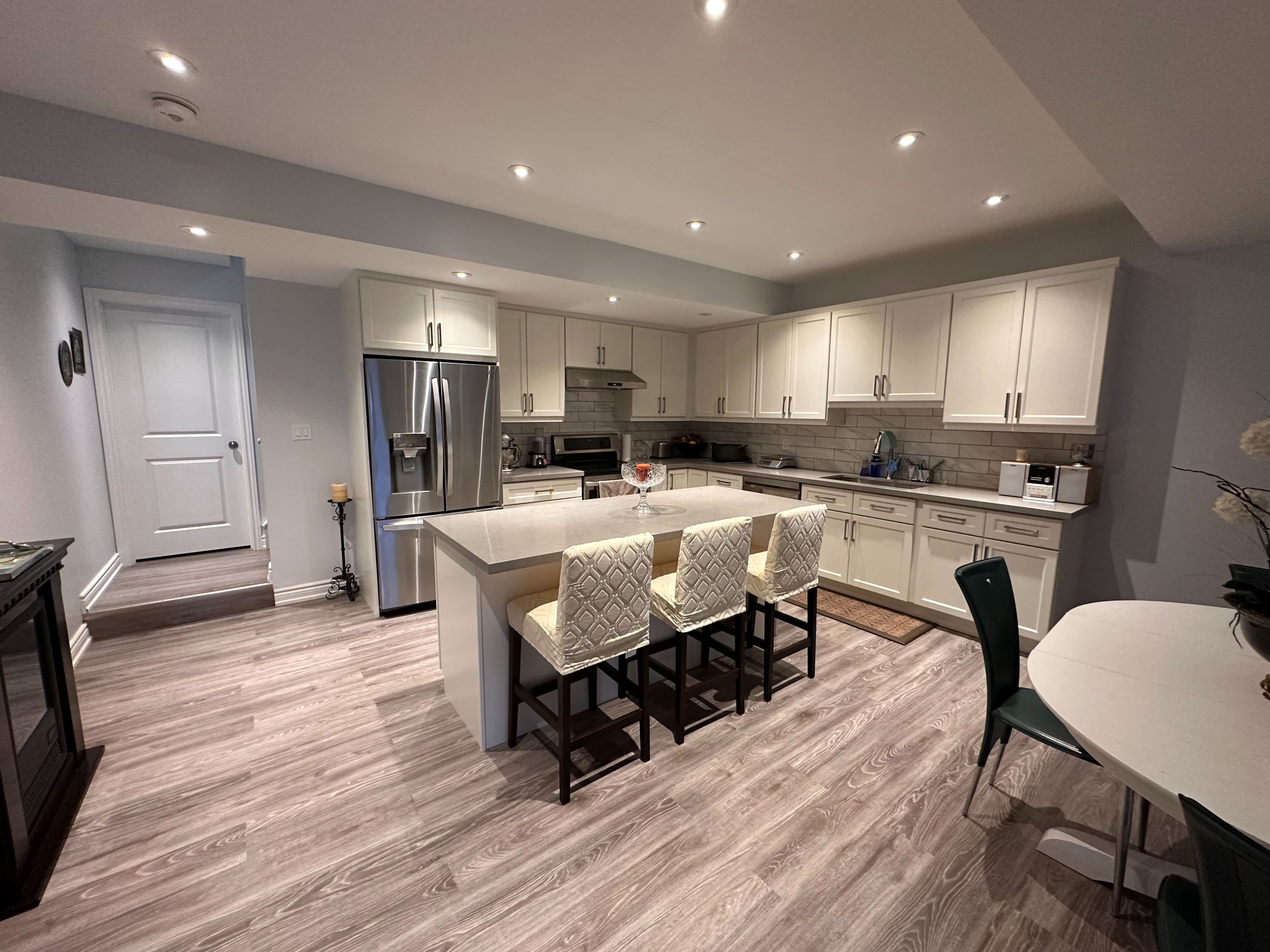 17 La Quinta Lane, Newmarket, ON L3Y 0E2