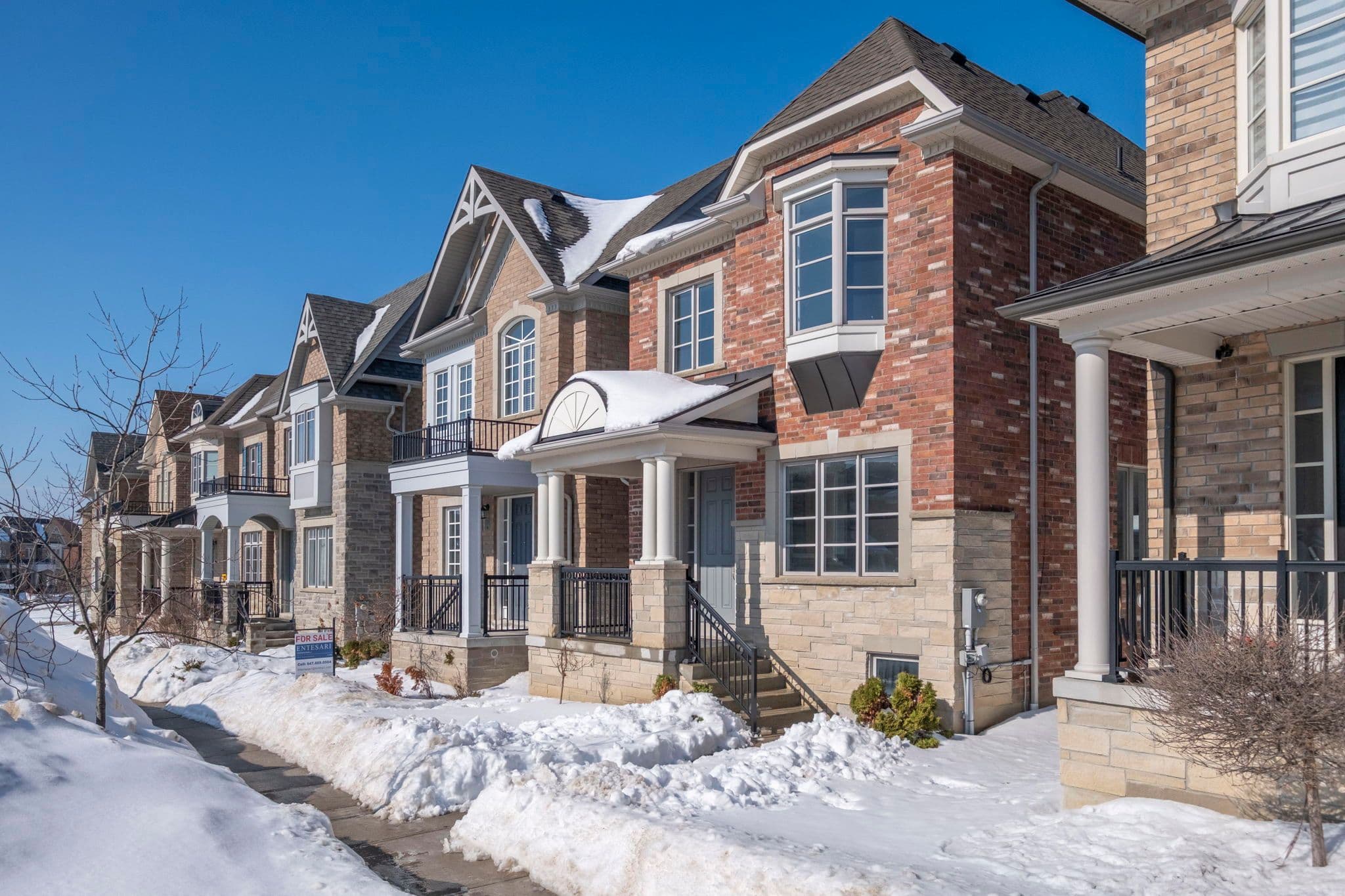 200 Paradelle Drive, Richmond Hill, ON L4E 1B8