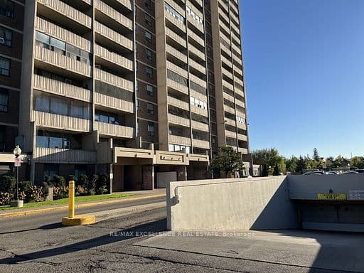 3390 Weston Road 2105, Toronto W05, ON M9M 2X3