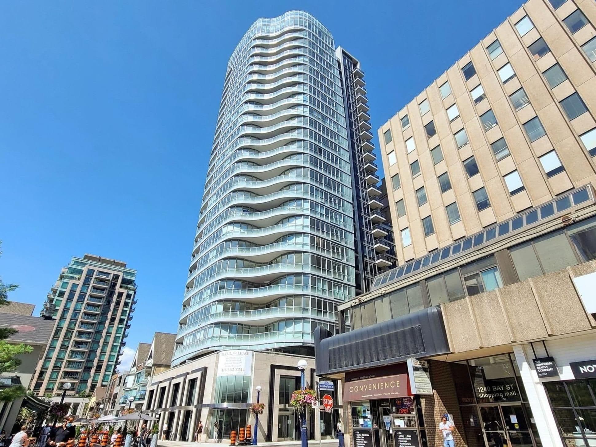 88 Cumberland Street 2102, Toronto C02, ON M5R 1A3