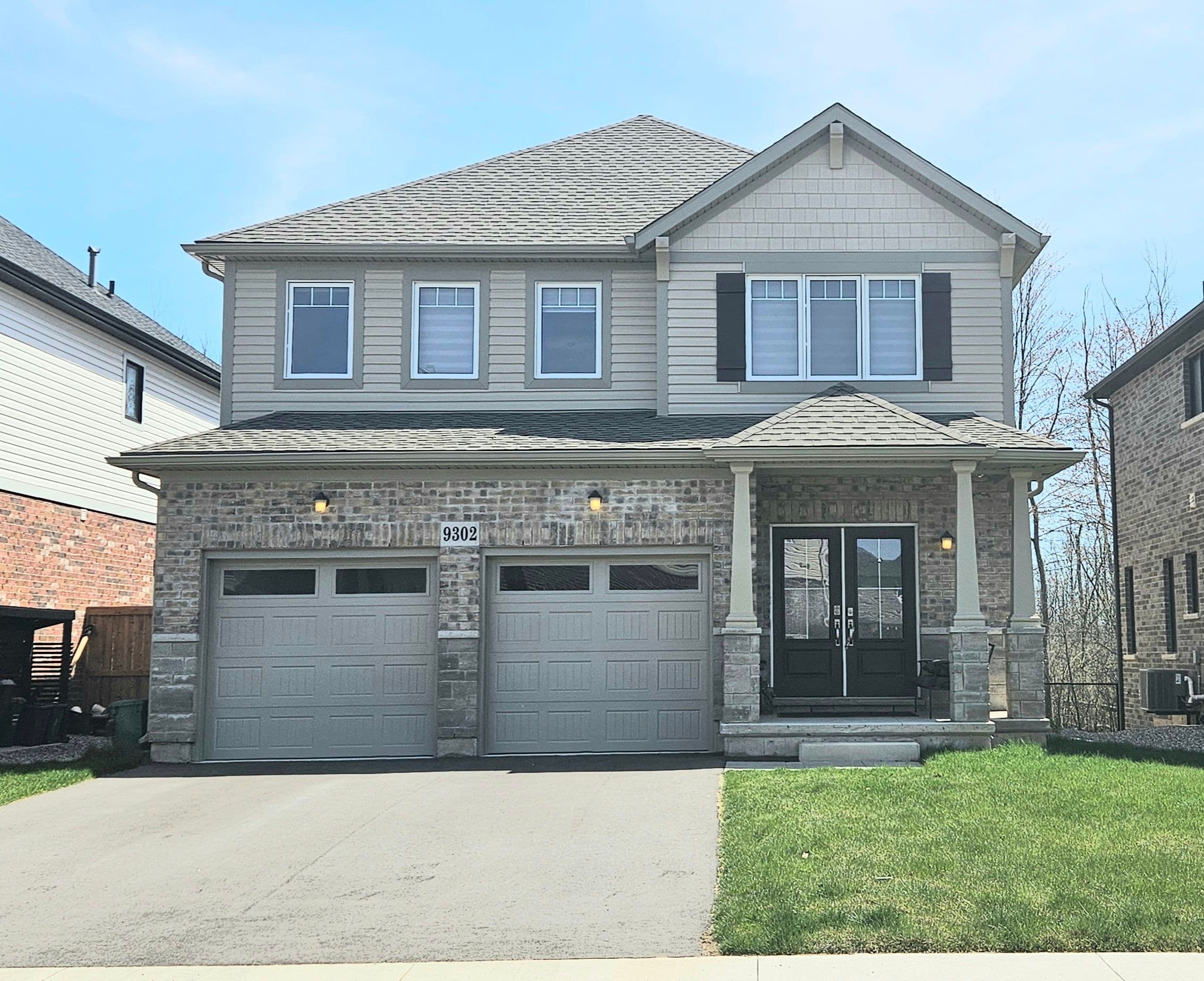 9302 White Oak Avenue, Niagara Falls, ON L2G 0E9