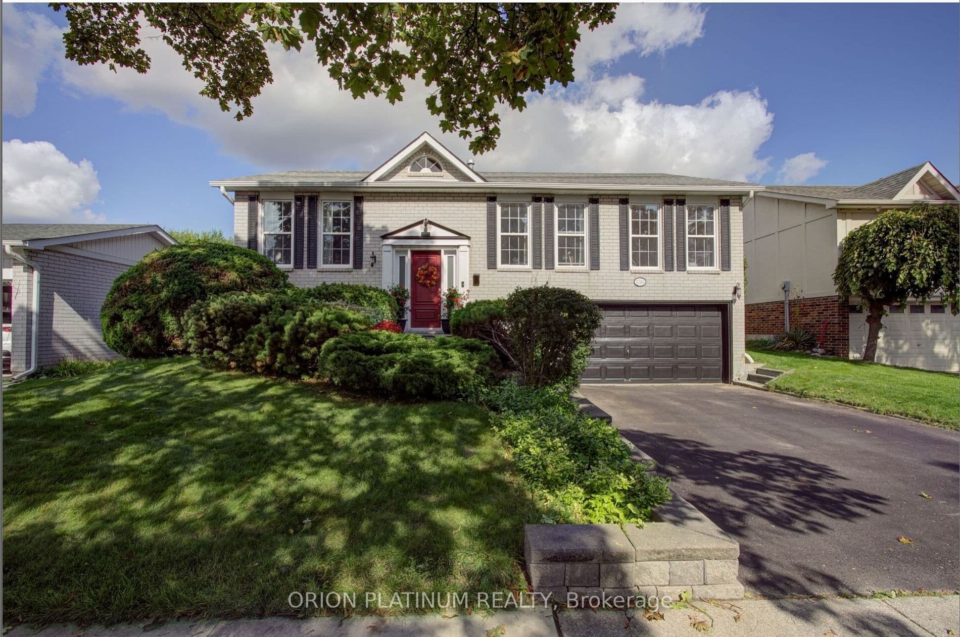 1706 Branchwood Park, Mississauga, ON L4W 2E6