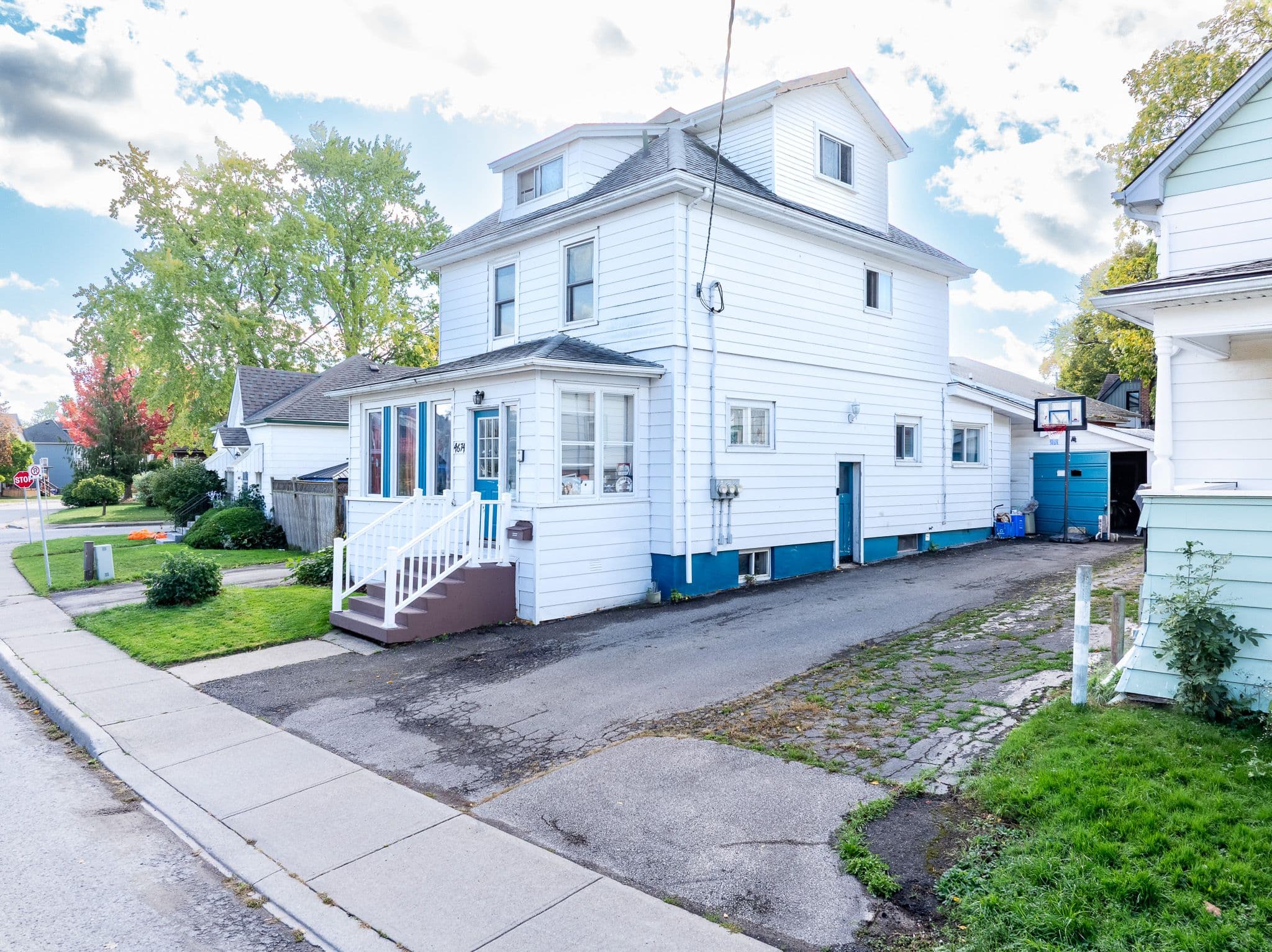 4674 Ryerson Crescent, Niagara Falls, ON L2E 1E5