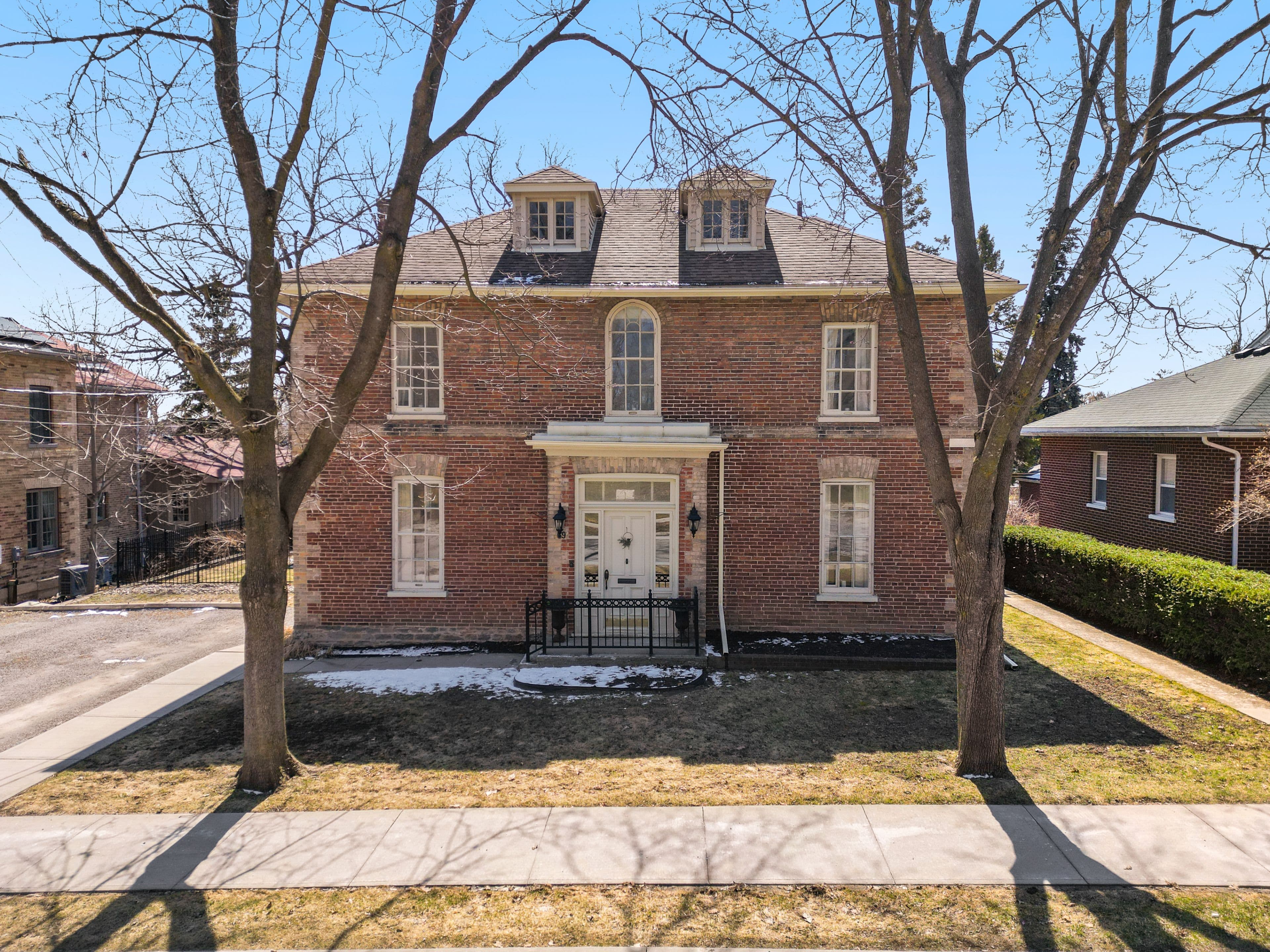 69 Bond Street W, Kawartha Lakes, ON K9V 3R3