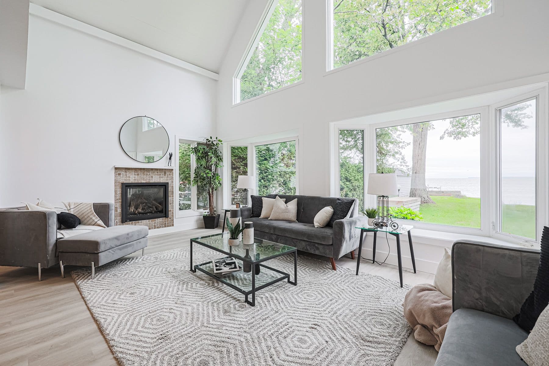 128 Moores Beach Road, Georgina, ON L0E 1N0