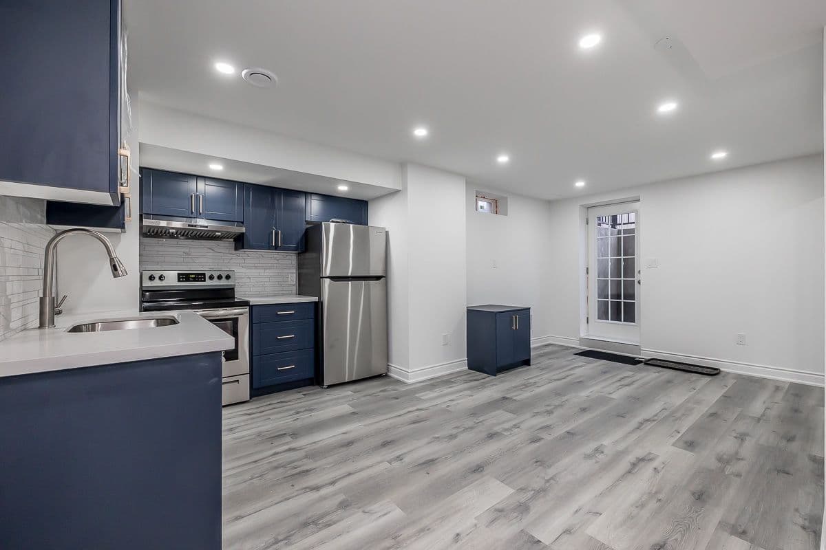 1 Huron Lane, Bradford West Gwillimbury, ON L3Z 0M8