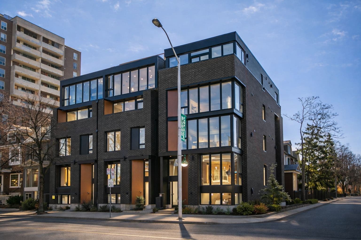 1555 Bloor Street W 4, Toronto W01, ON M6P 1A5