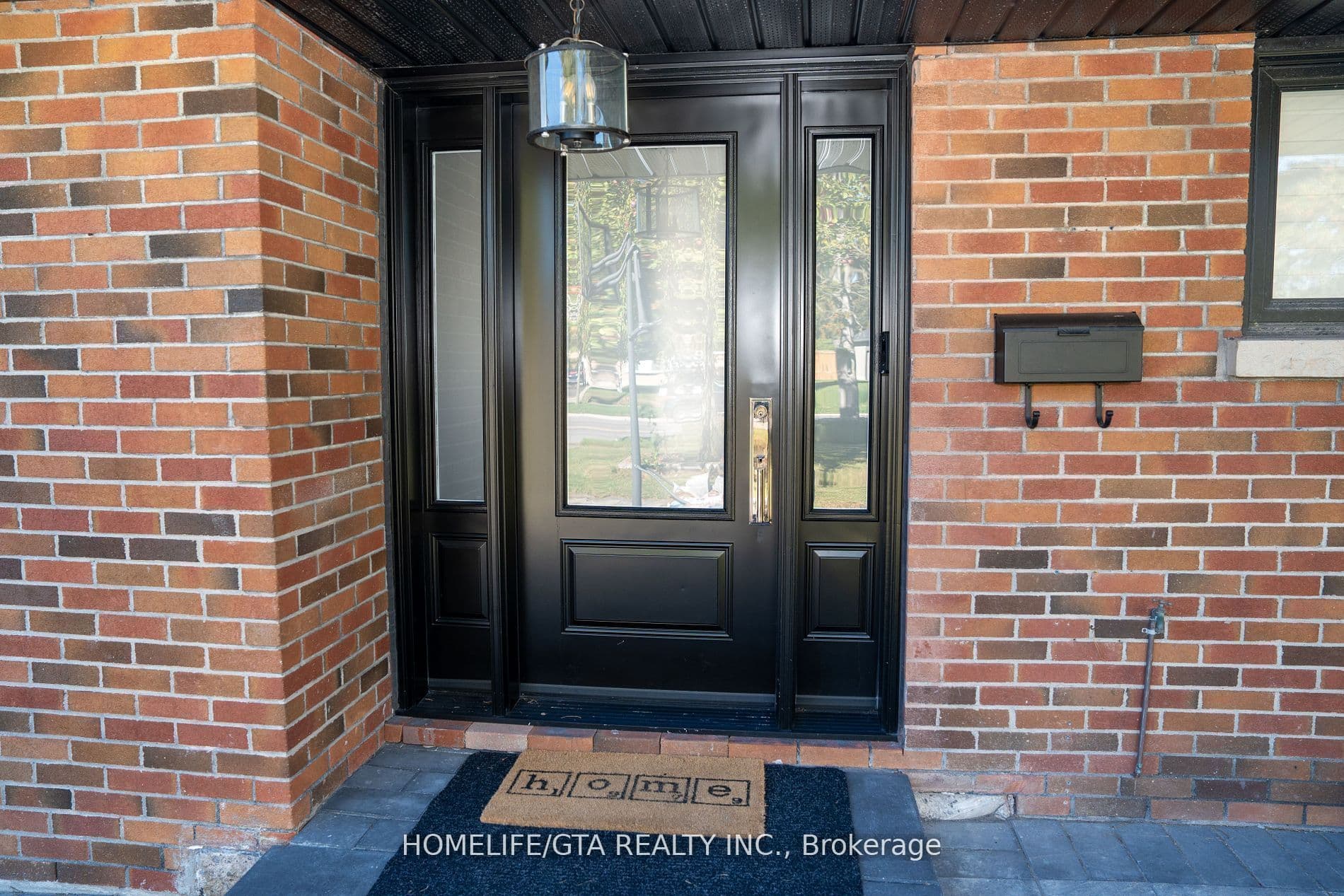 439 Rossland Road W, Oshawa, ON L1J 3G9