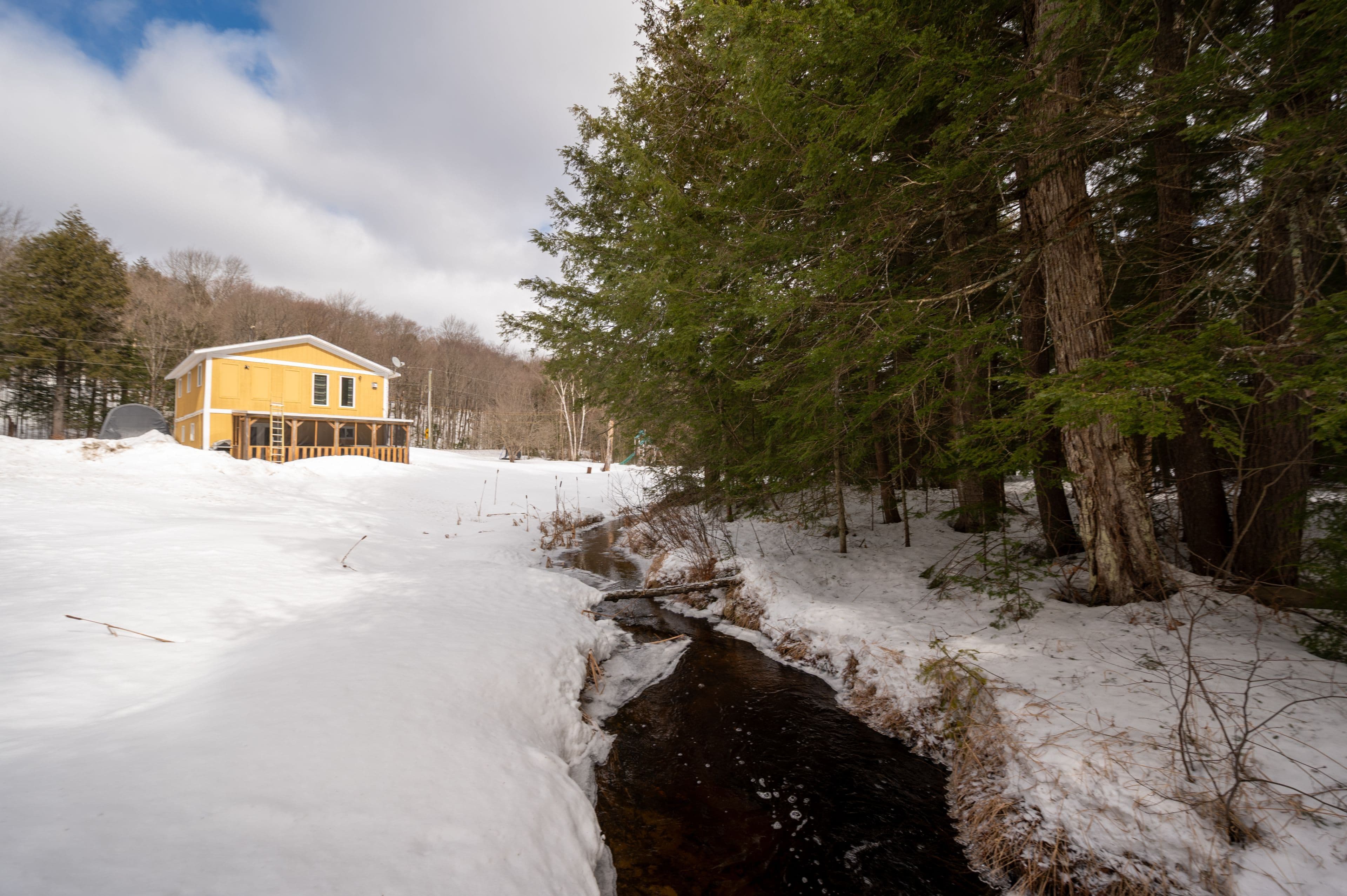 2315 Aspdin Road, Huntsville, ON P0B 1M0