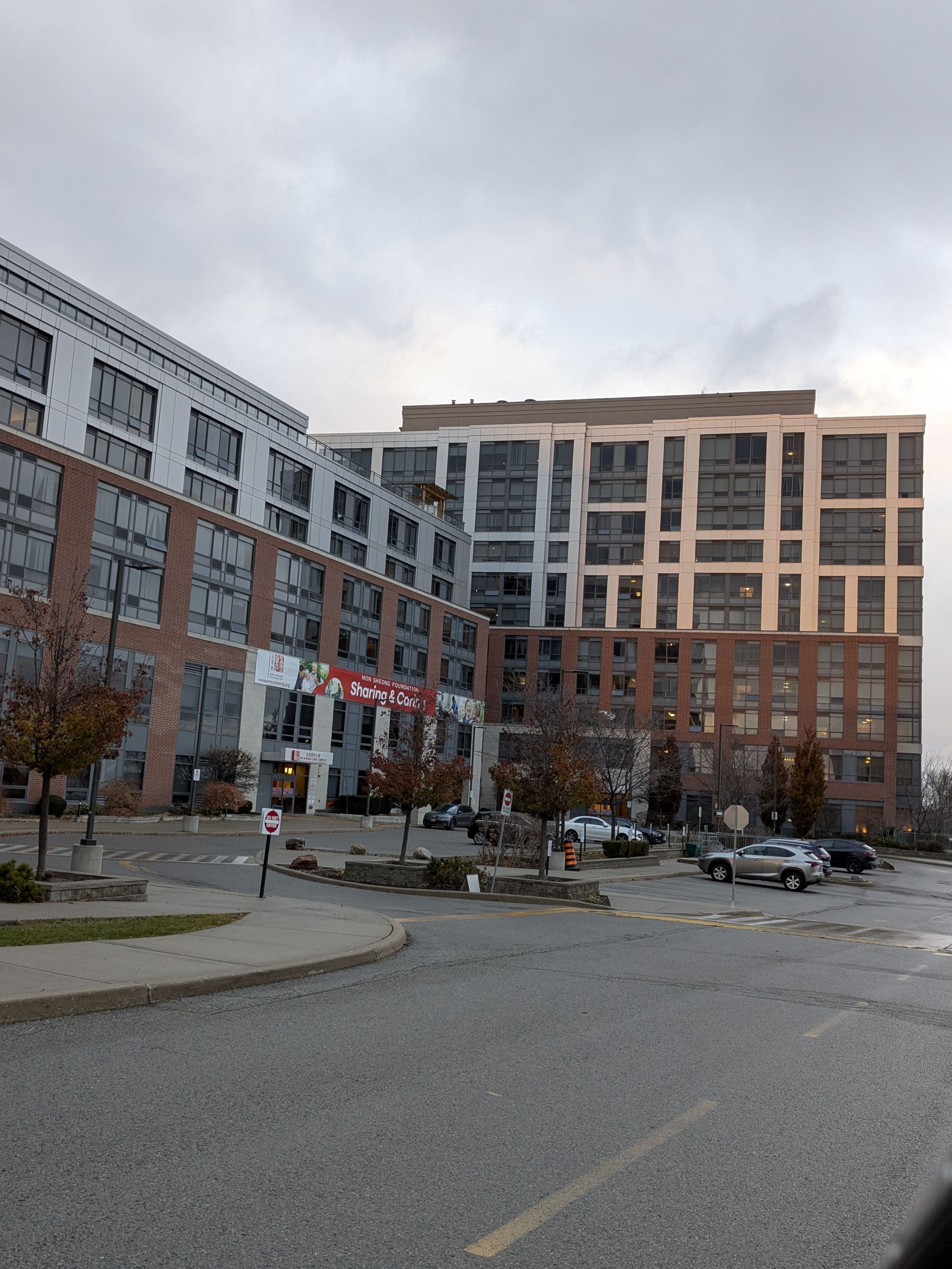 11211 YONGE Street A609, Richmond Hill, ON L4S 0E9