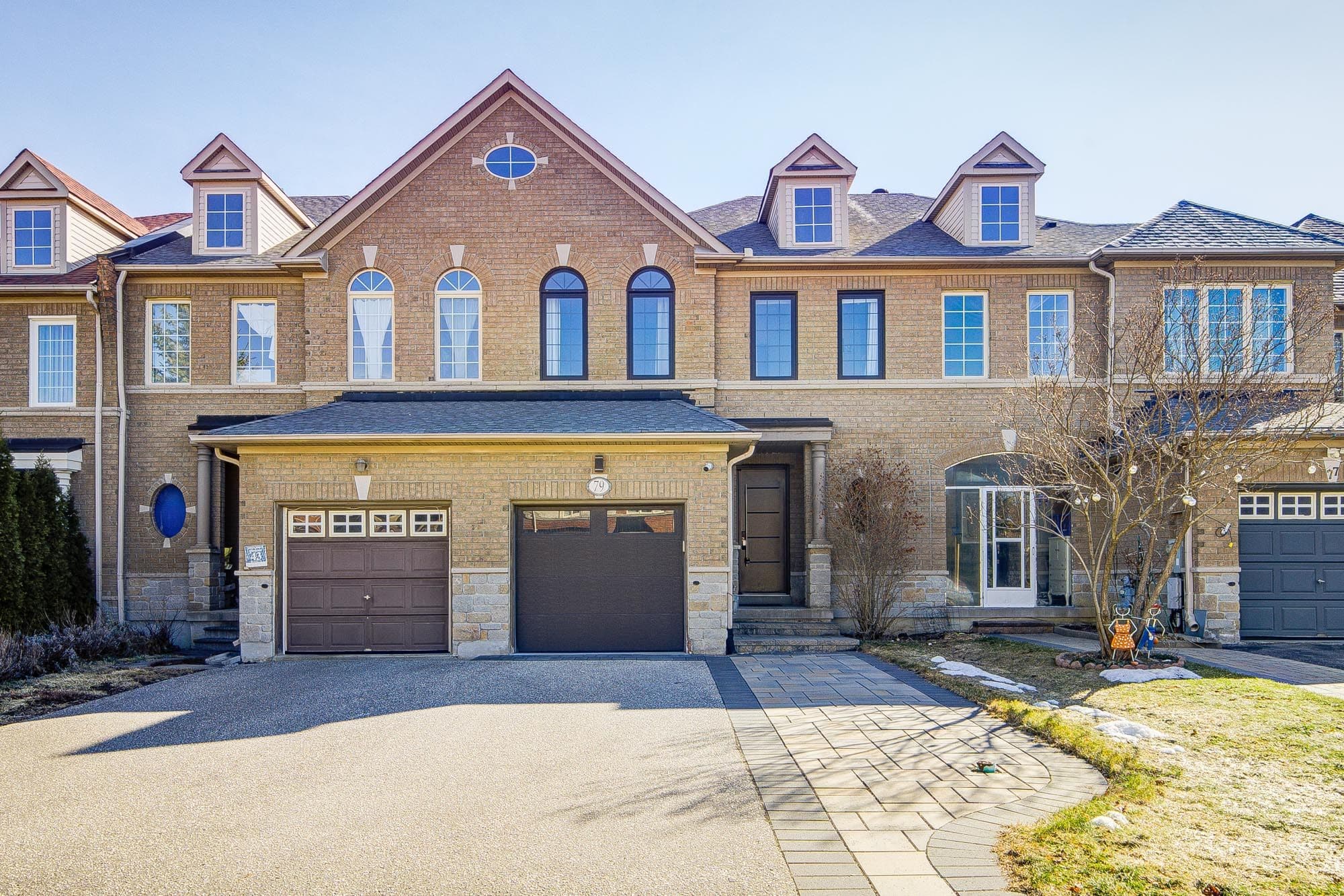 79 Loire Valley Avenue S, Vaughan, ON L4J 8V8