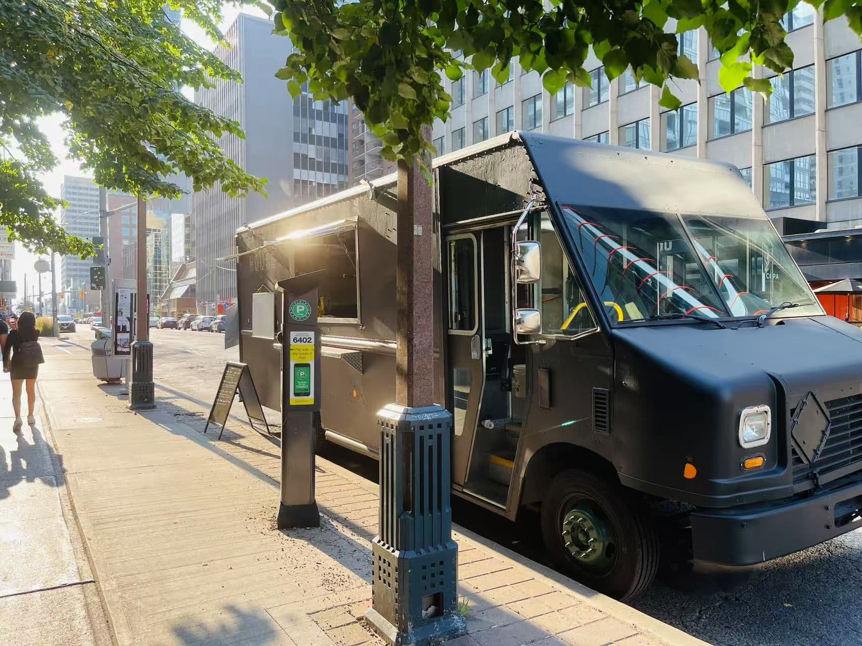 71 Sunrise Avenue, Toronto C13, ON M4A 1A9