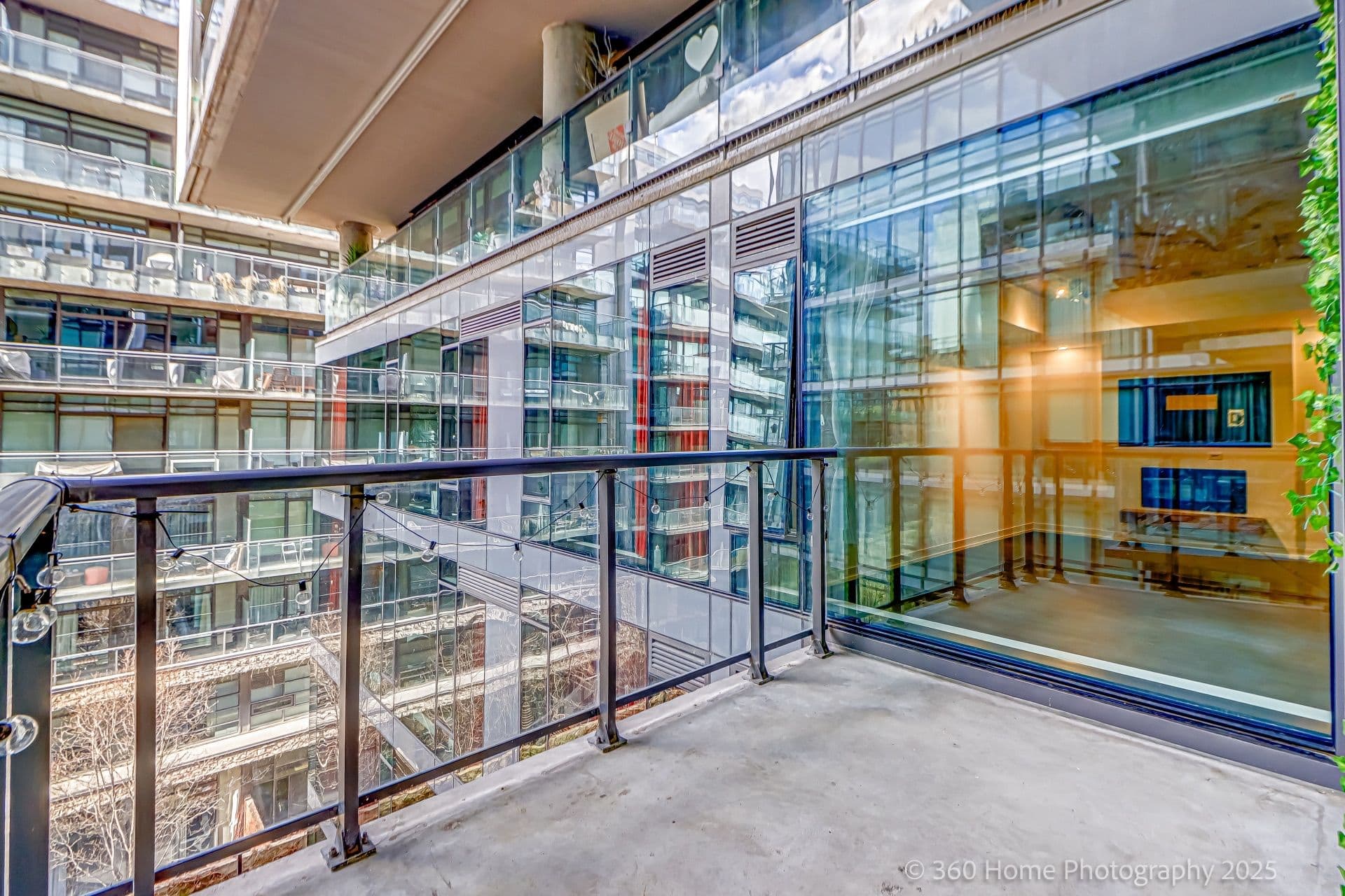 560 King Street W 502, Toronto C01, ON M5V 0L6