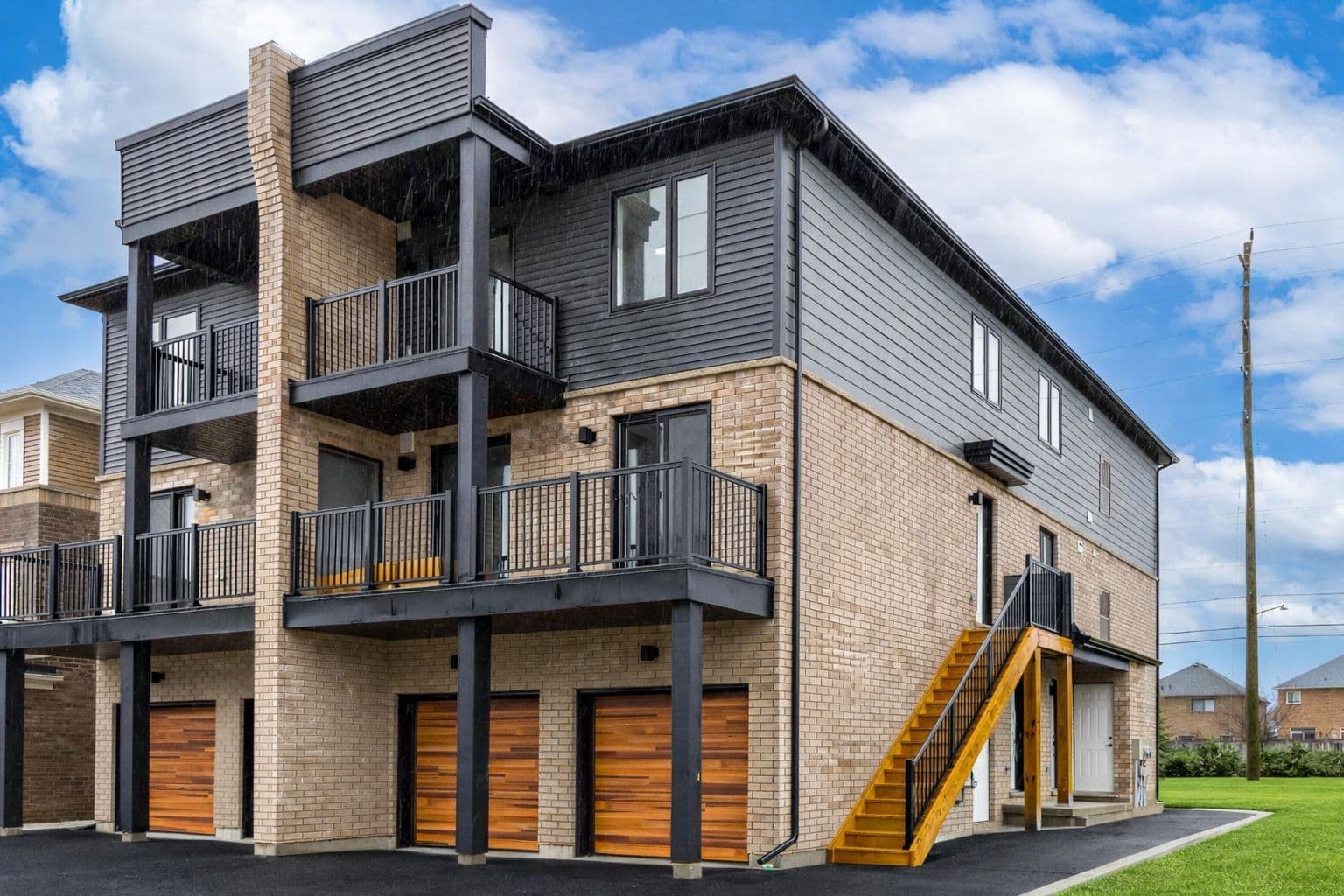 53 Pumpkin Corner Crescent 6, Barrie, ON L9J 0T5