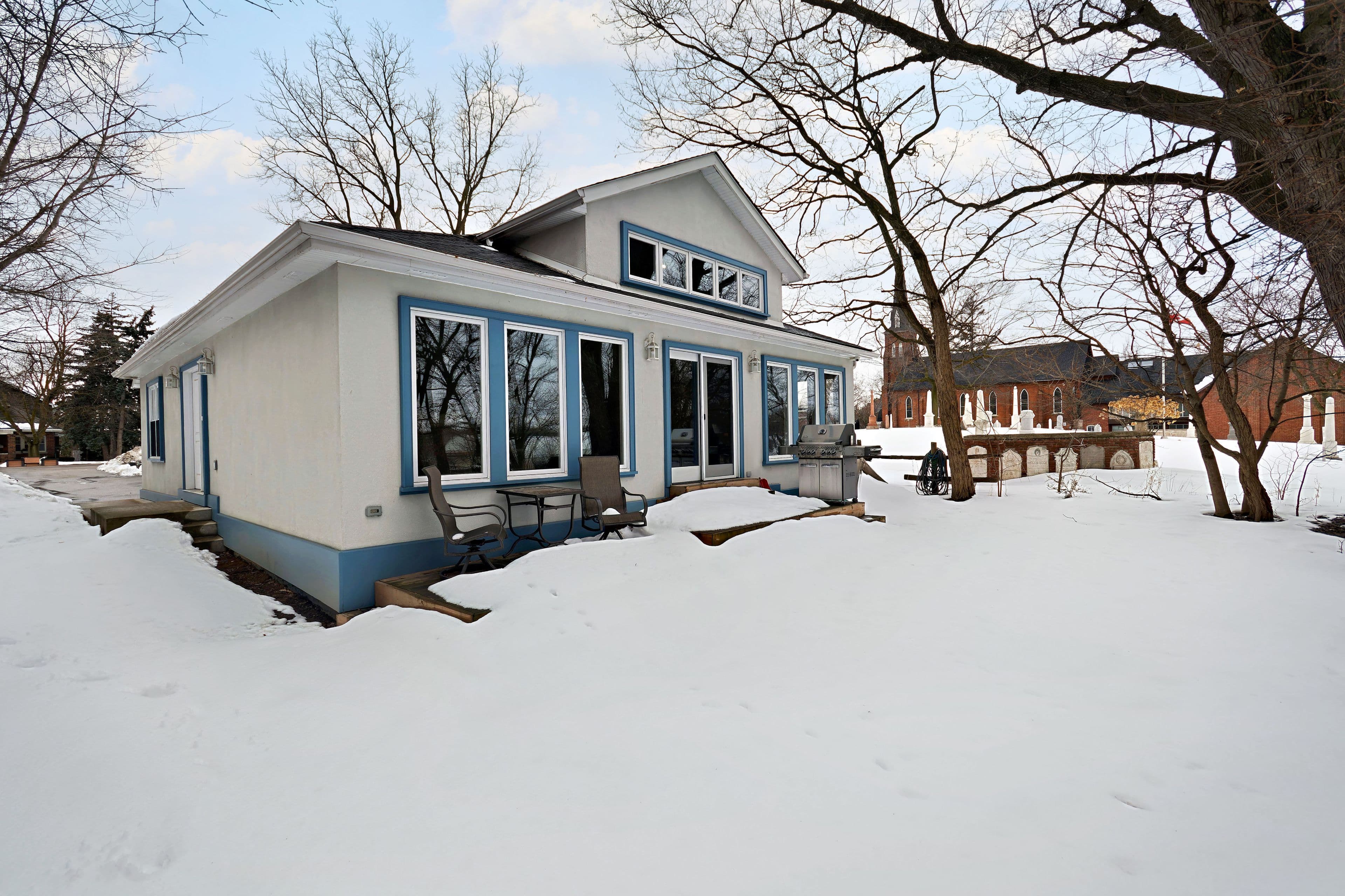 307B Queen Street S, Mississauga, ON L5M 1L9