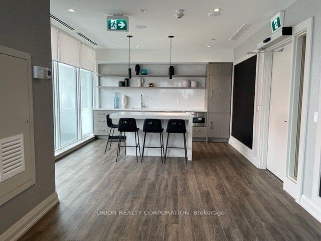 212 King William Street 821, Hamilton, ON L8R 0A7