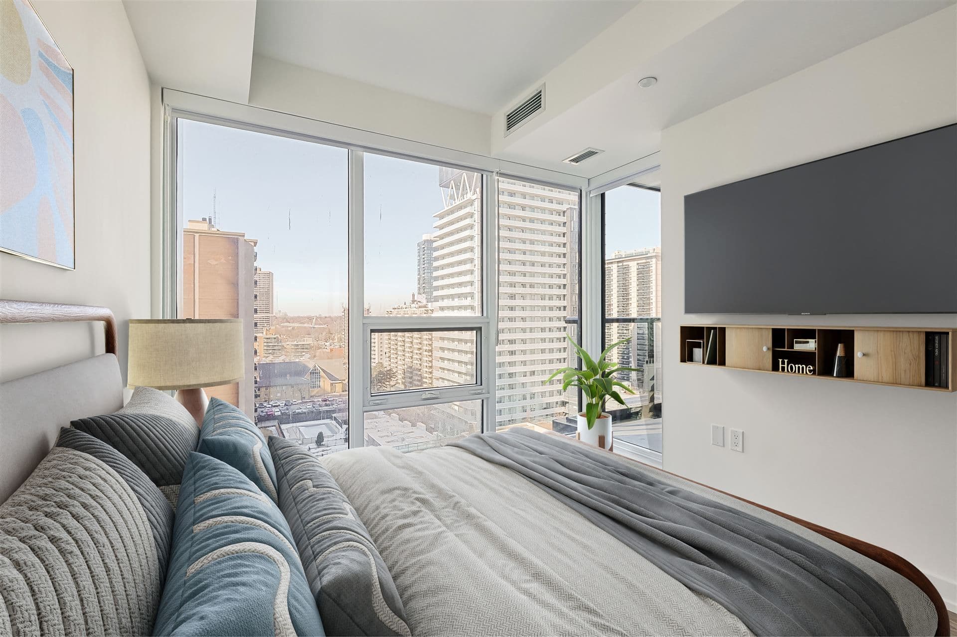 223 Redpath Avenue 2906, Toronto C10, ON M4P 0E8