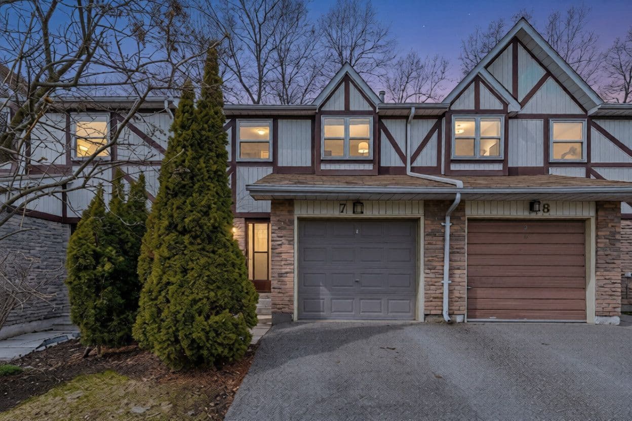 7 Morley Crescent, Brampton, ON L6S 3K8