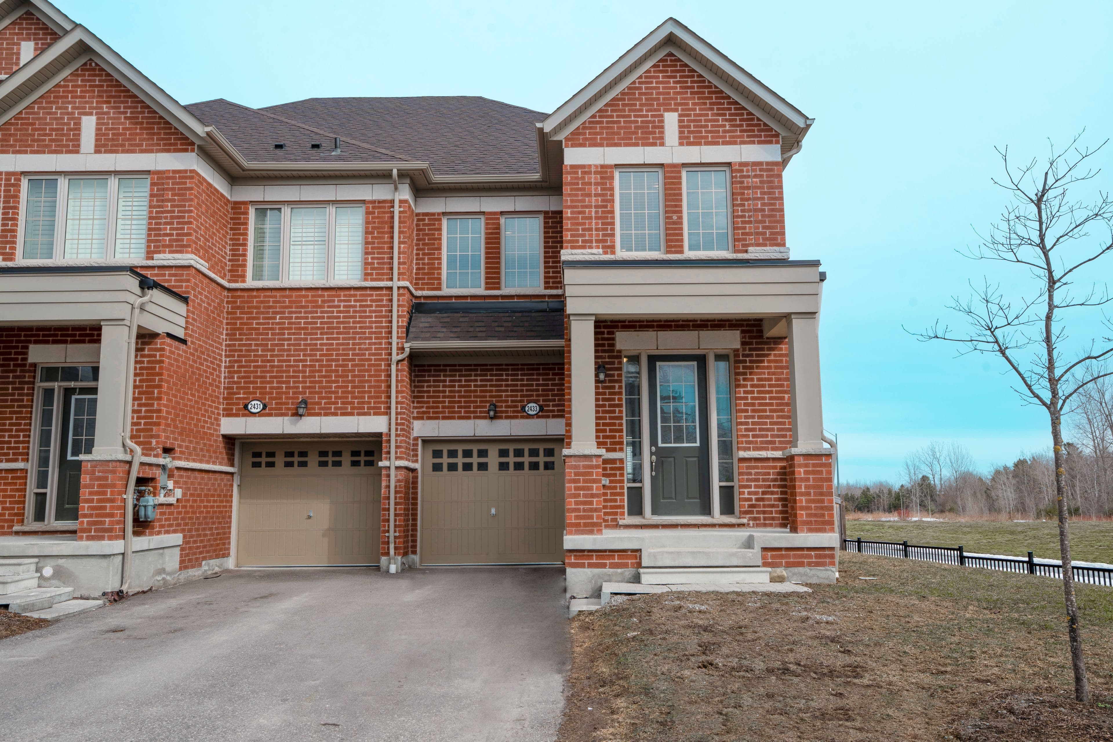 2433 Florentine Place, Pickering, ON L1X 0H1