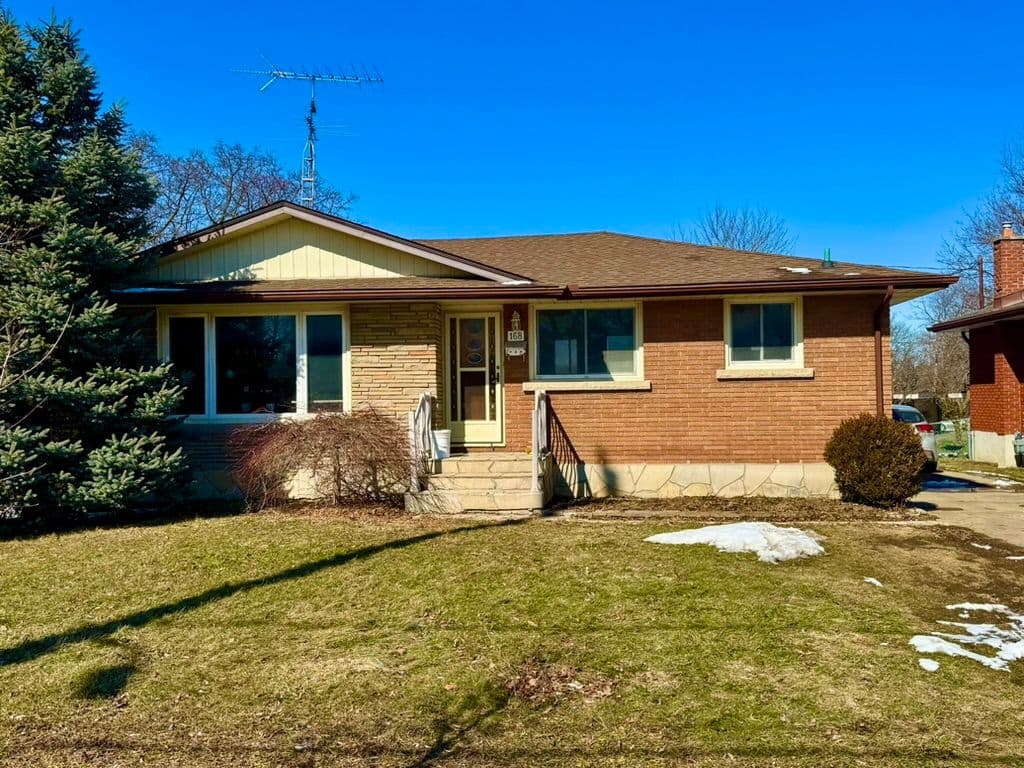 168 St Davids Road, St. Catharines, ON L2T 1R2