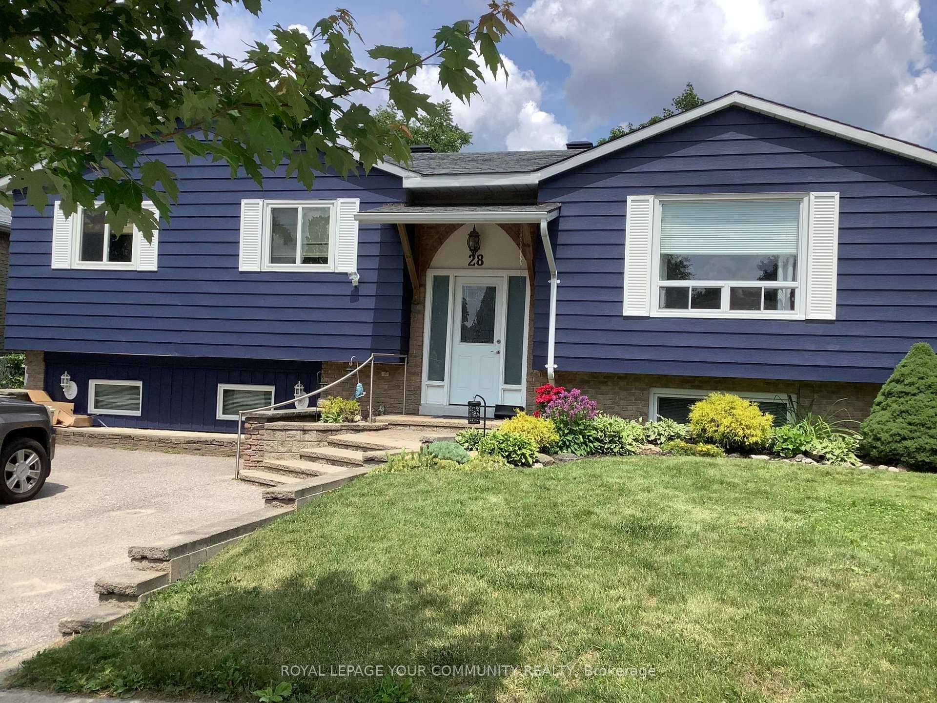 28 Indian Arrow Road, Barrie, ON L4M 5H3