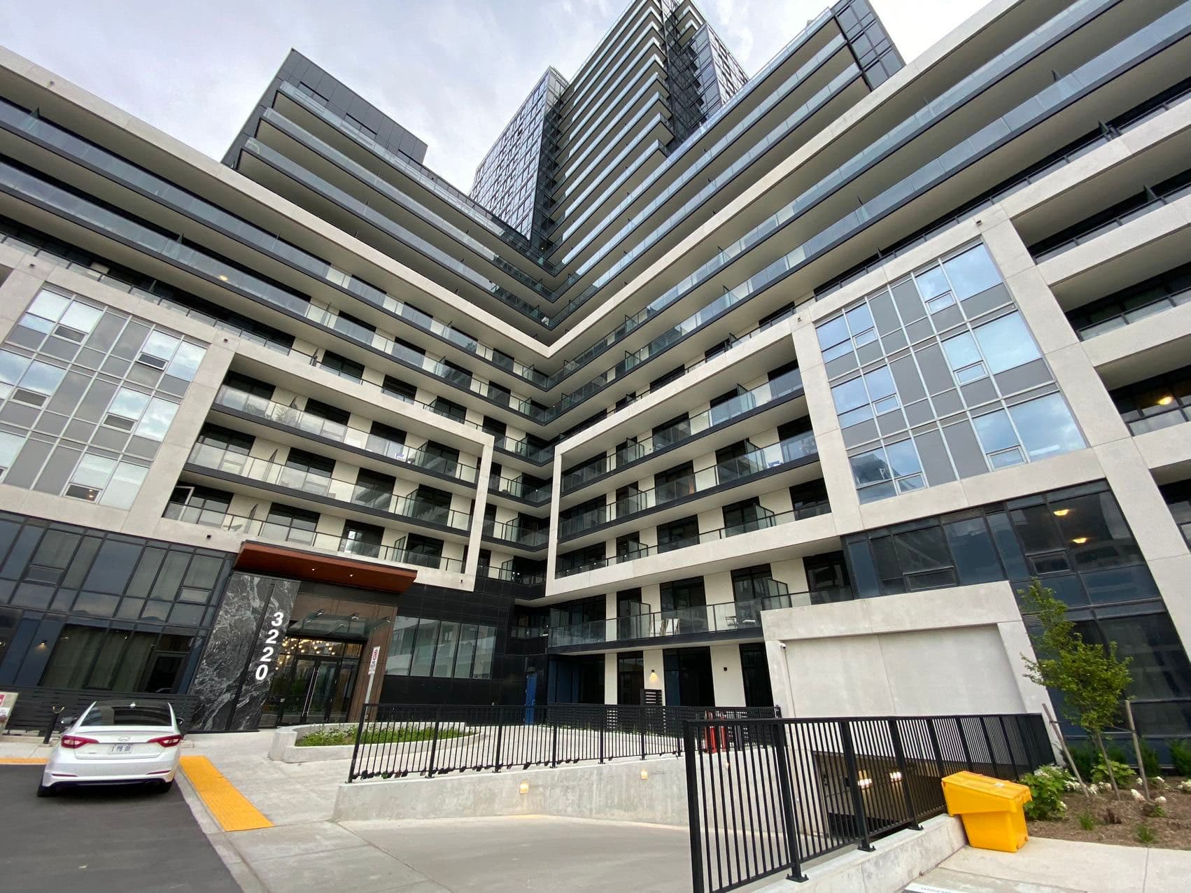 3220 William Coltson Avenue 1217, Oakville, ON L6H 7X9