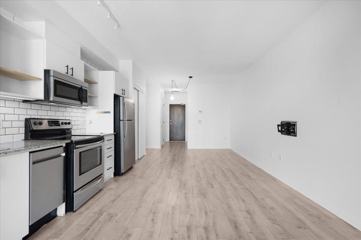 25 Cole Street 916, Toronto C08, ON M4A 4M3