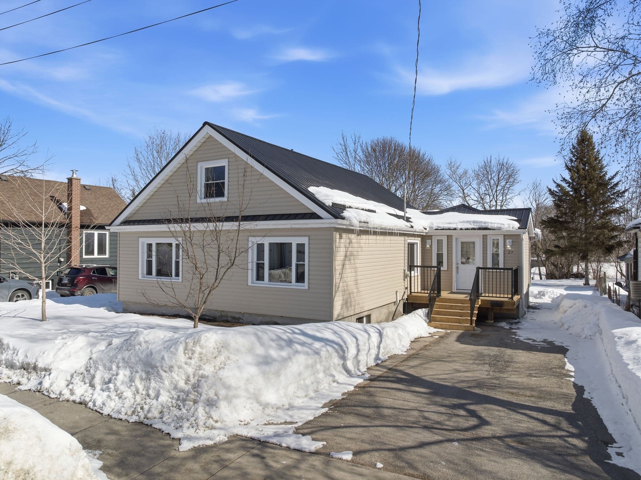 27 Purdy Street, Belleville, ON K8P 1Y8